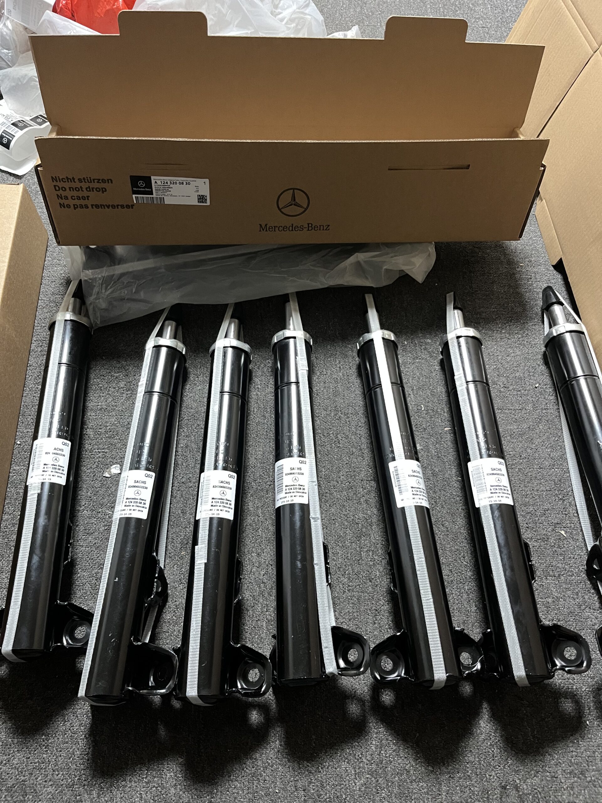 MERCEDES-BENZ W124 W201 Front Strut Shock Absorbers   1243206630  1243200830 1243200430  1243203430 1243204130 1243205630 2013201130 2013203930 2013204430 2013201330 - 图片 1