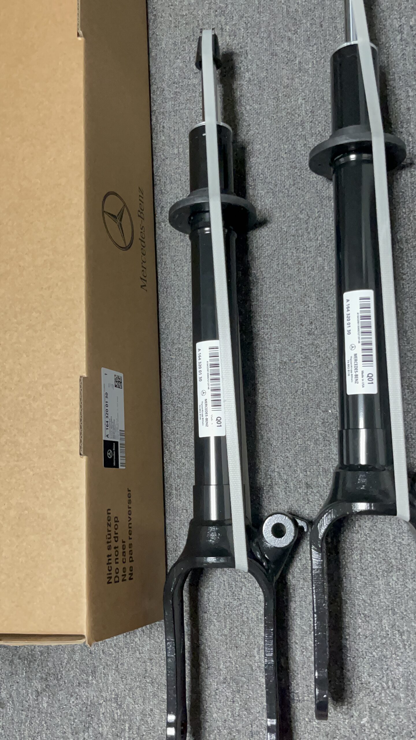 MERCEDES-BENZ Front Shock Absorbers 1643200130 A1643200130 - 图片 1