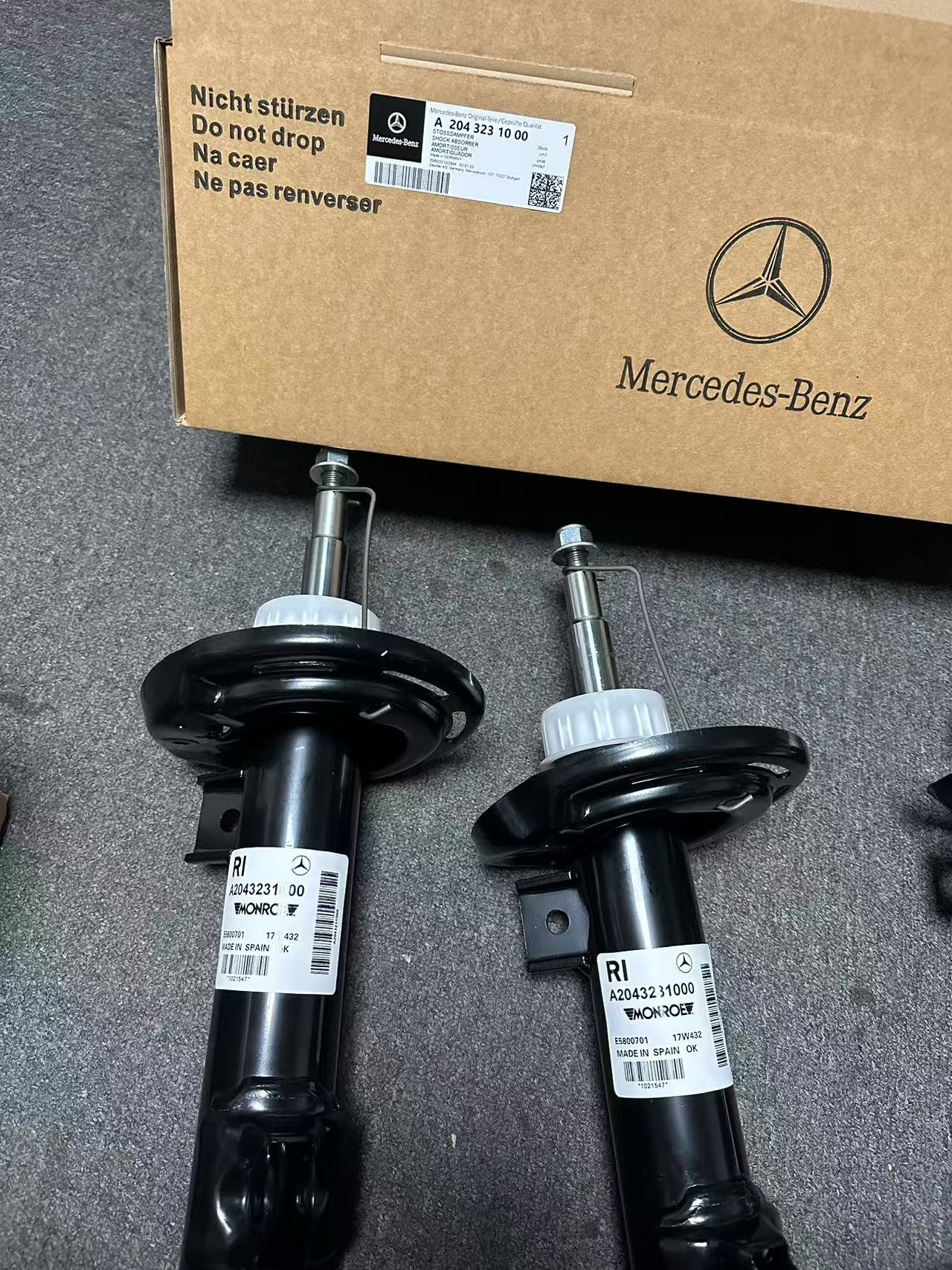 MERCEDES-BENZ W204 C204  C207 A207 S204 Front Right&Front Left Shock Absorbers with ADS  2043230900  2043231000 2073231300 2073231400 2073231200  2073231300 - 图片 4