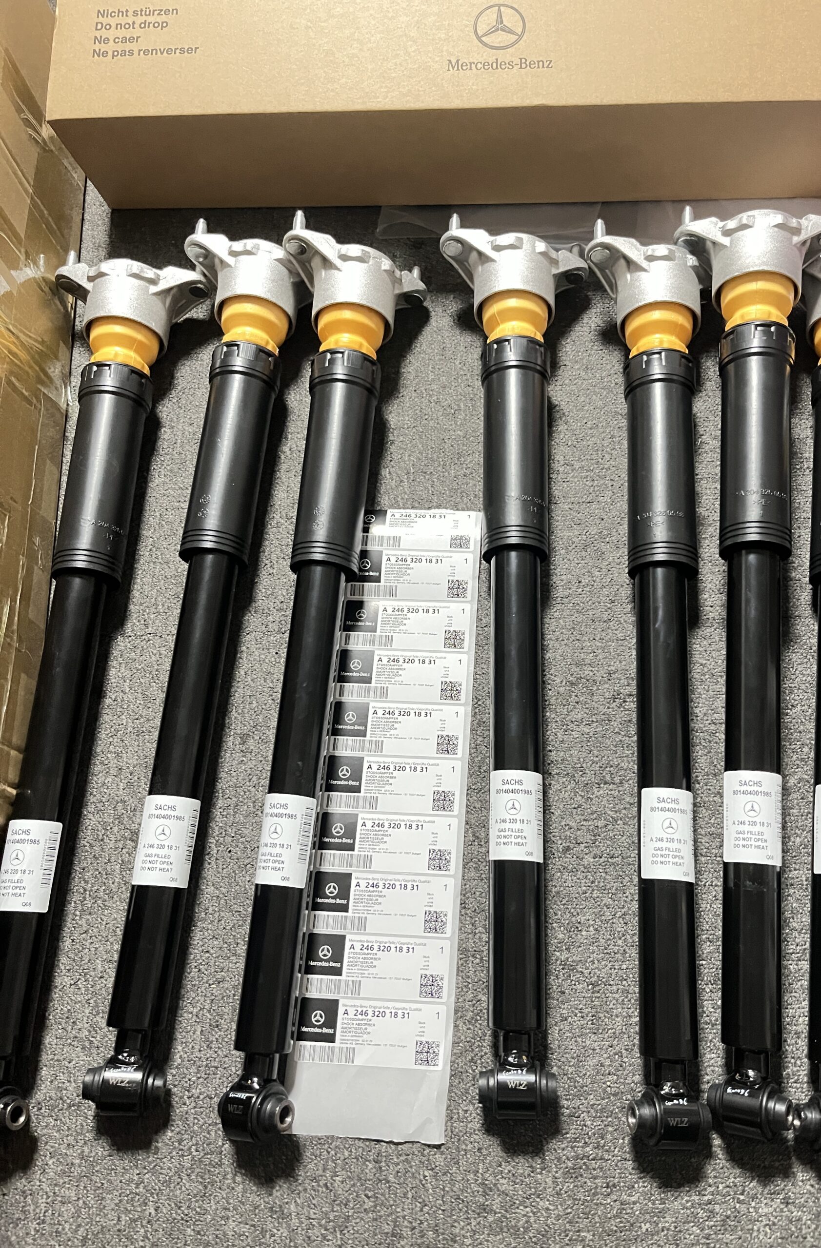 MERCEDES-BENZ W176  W246 W242 C117  Rear Left/Right Air Suspension Shock  2463201831 1173200931  1763200531  1763201531  A2463201831 A1173200931  A1763200531  A1763201531 - 画像 (1)