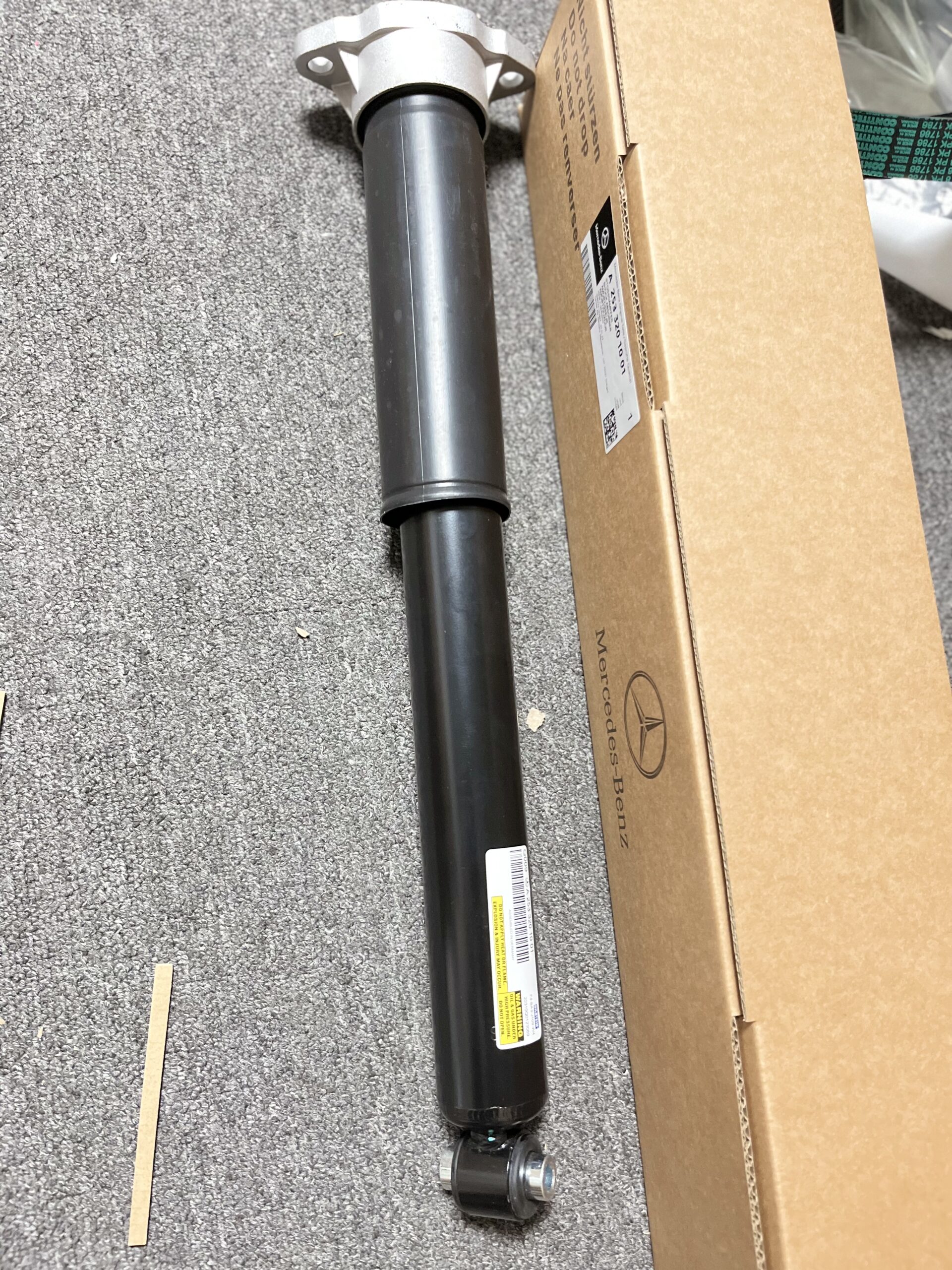 MERCEDES-BENZ GLC X253 C253  Rear  Shock Absorber 2533202001 A2533202001 - 画像 (1)