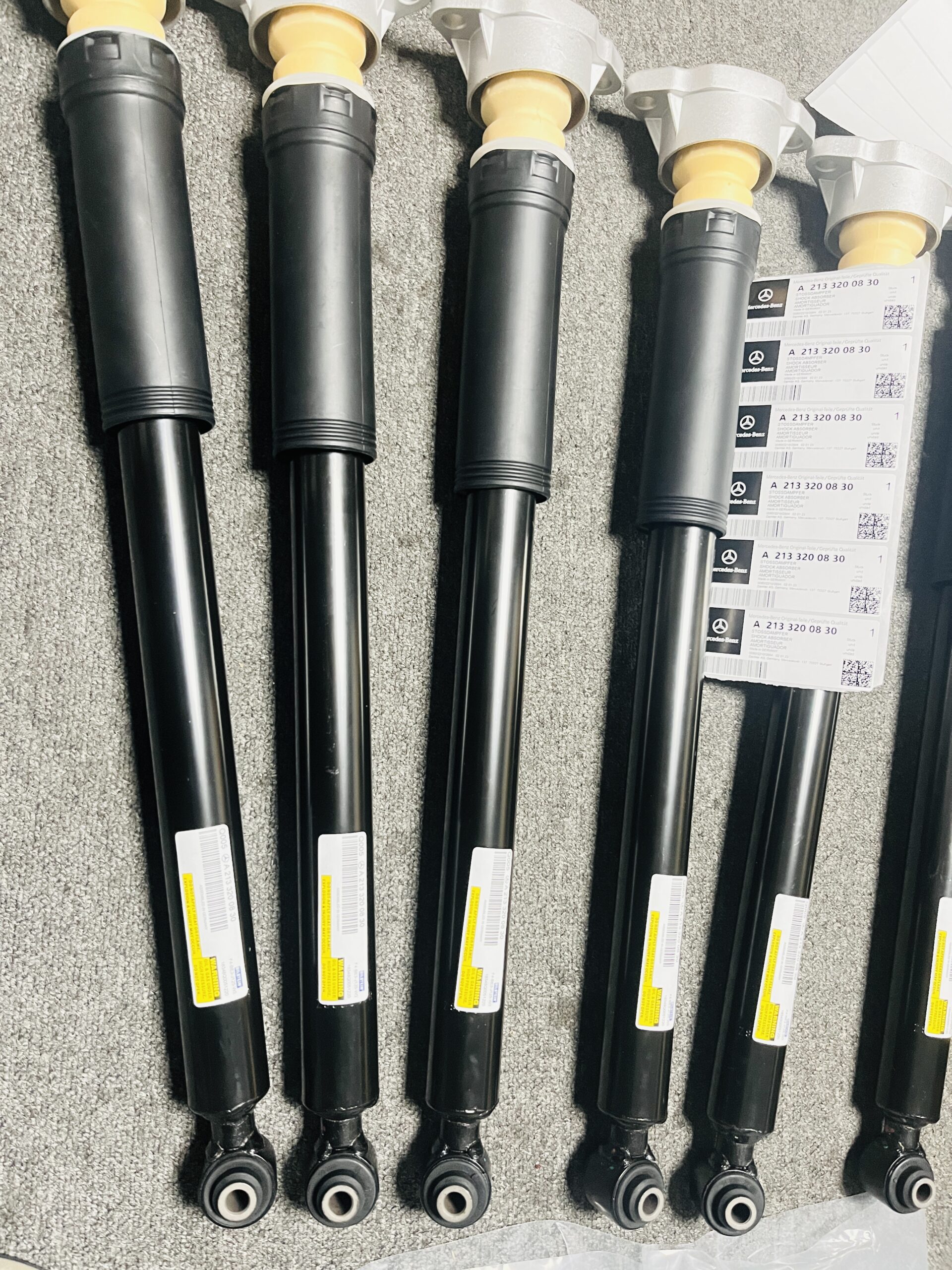 MERCEDES-BENZ W204  W205 A205 C238 A238 C257 W213  Rear Shock Absorber   A2133200830  A2133200930  A2133201330  A2133204501 A2383204401 A2383204501 A2383207401 A2383207501 - 图片 1