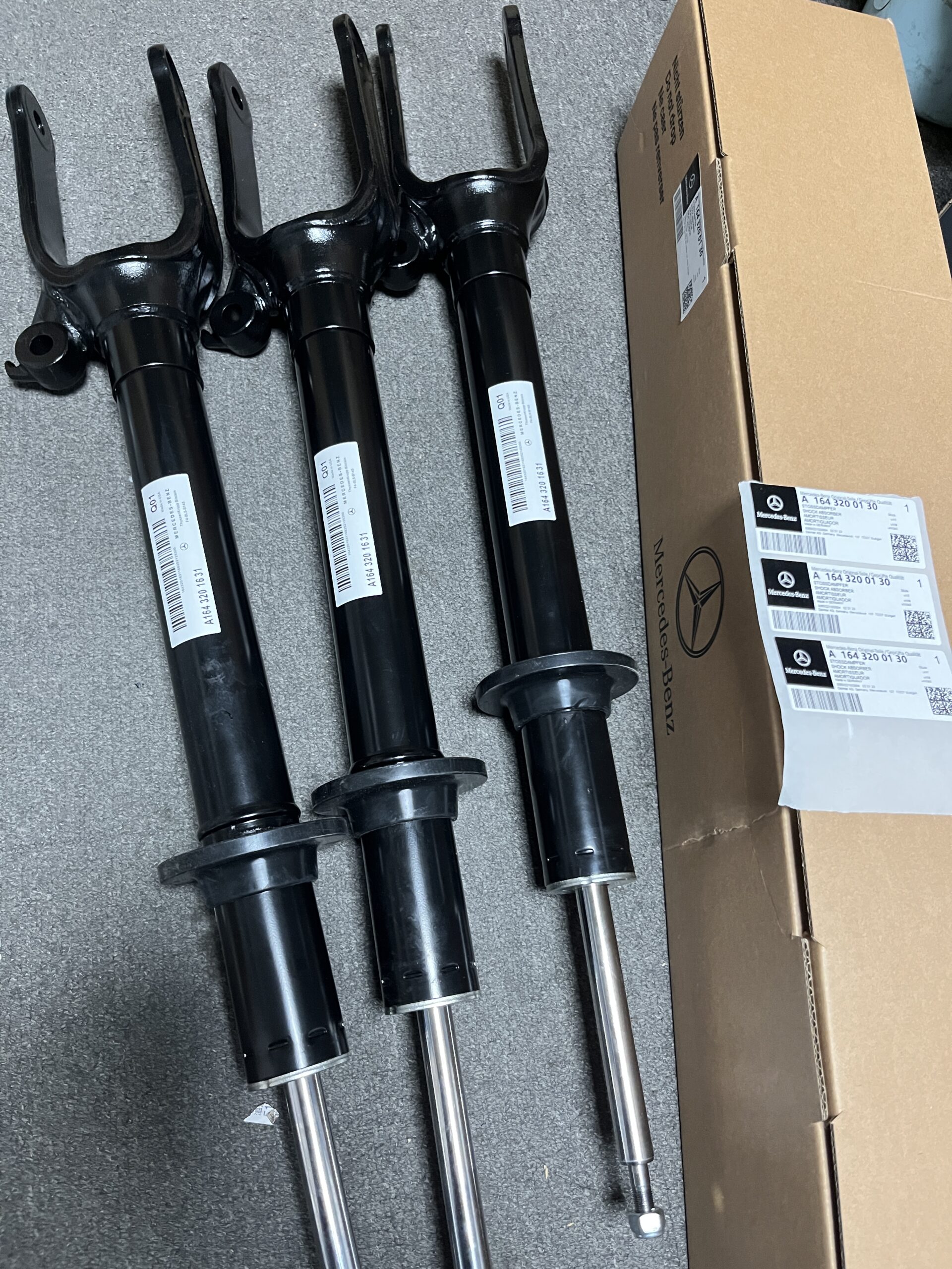 MERCEDES-BENZ  W164 Front Shock Absorber 1643200130 1643200230  A1643200130 A1643200230 - 图片 1