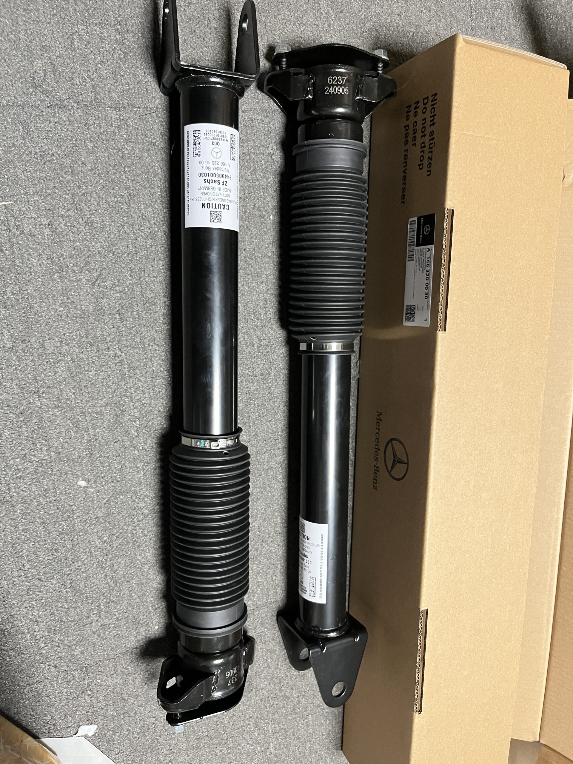 MERCEDES-BENZ W166 ML350 X166 GL450 GL550  Rear Air Suspension Struts 1663200030 1663200530 1663201830 1663261500 1663201130 1663201730 - 画像 (1)