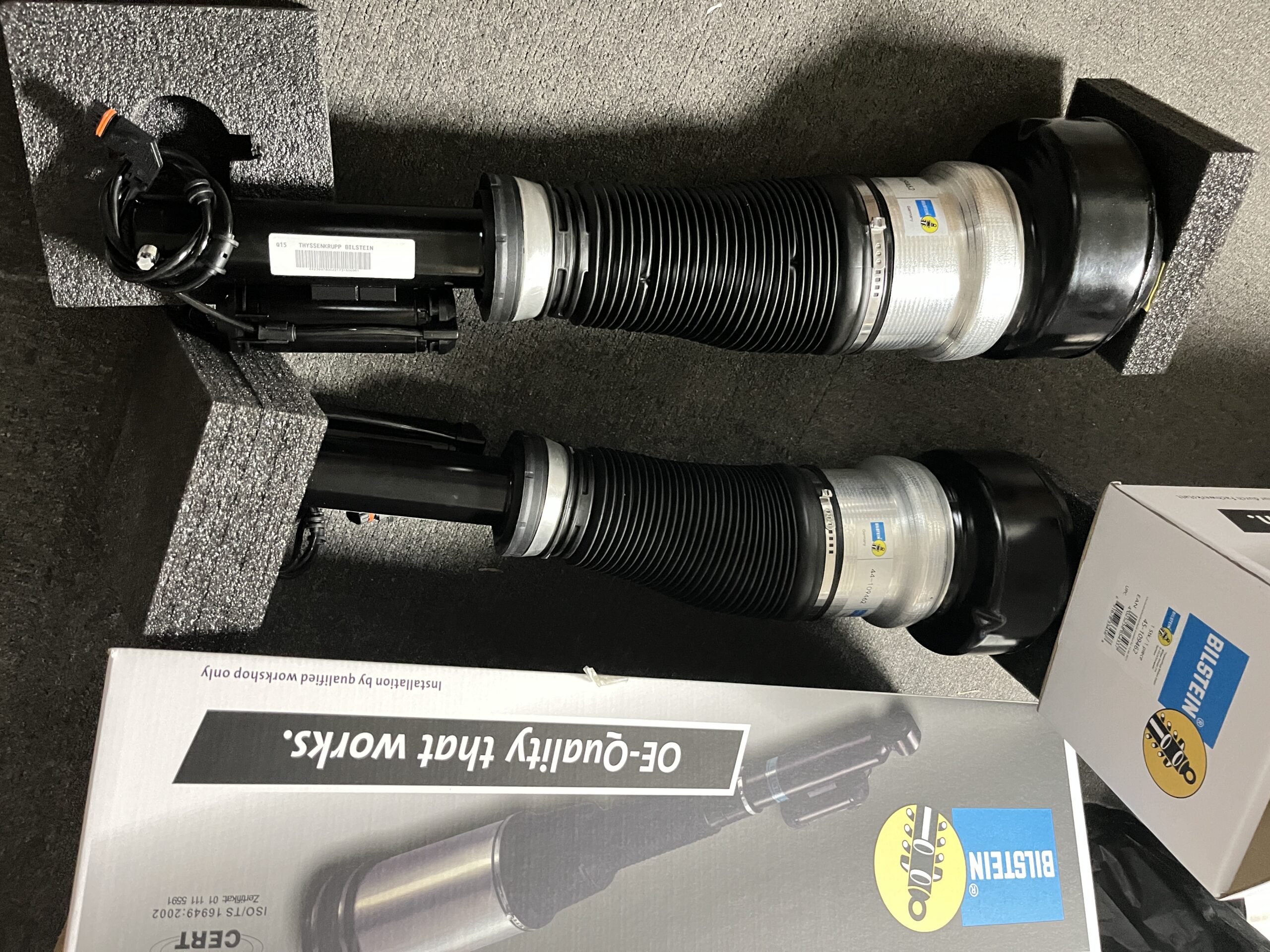 MERCEDES-BENZ W221   Air Suspension Shock Struts  W221  BILSTEIN 44-109462  2213203513 2213205113  2213209113  2213207313 A2213203513 A2213205113  A2213209113 A 2213207313 - Image 1