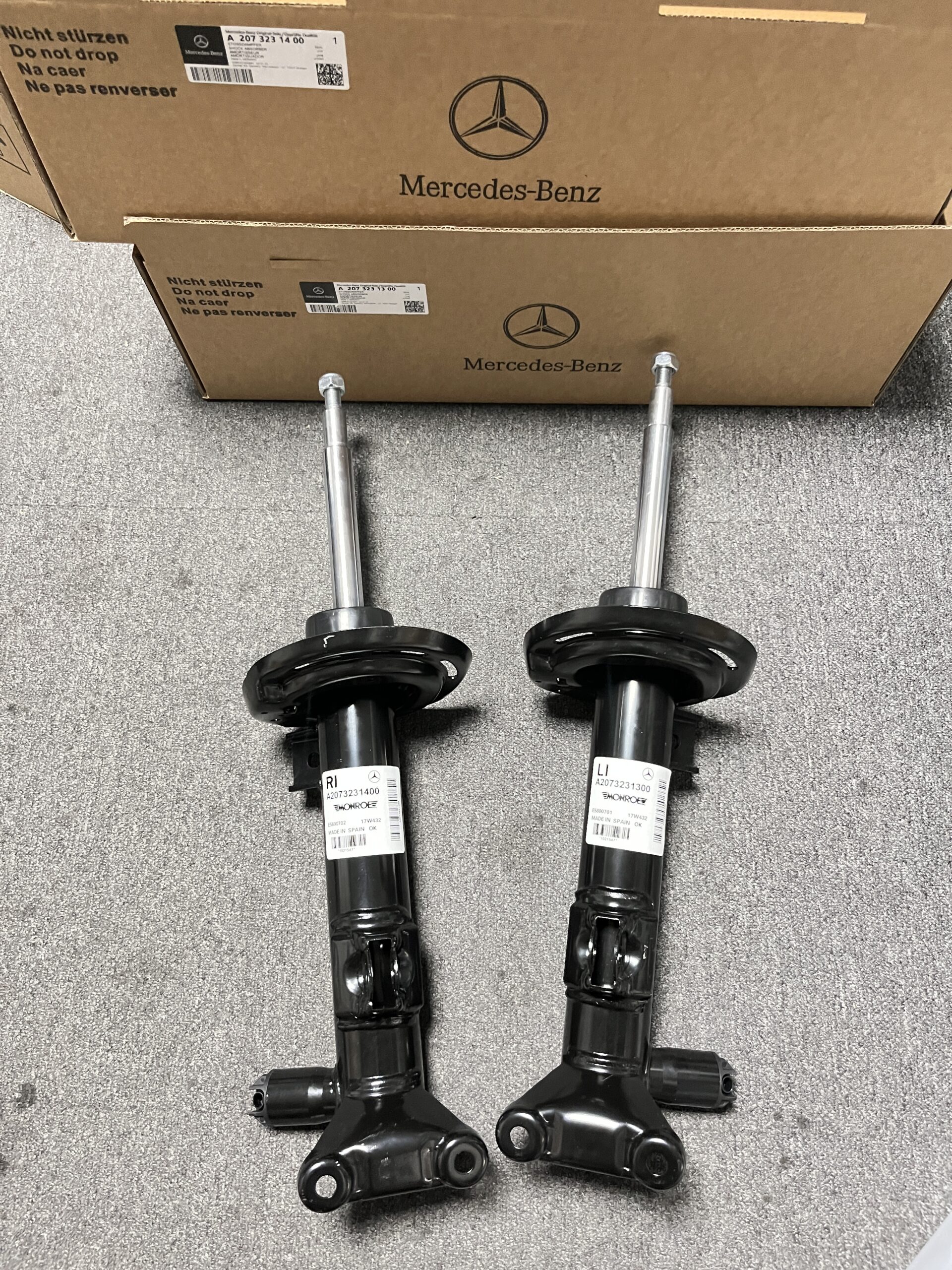 MERCEDES-BENZ W204 C204  C207 A207 S204 Front Right&Front Left Shock Absorbers with ADS  2043230900  2043231000 2073231300 2073231400 2073231200  2073231300 - 图片 6