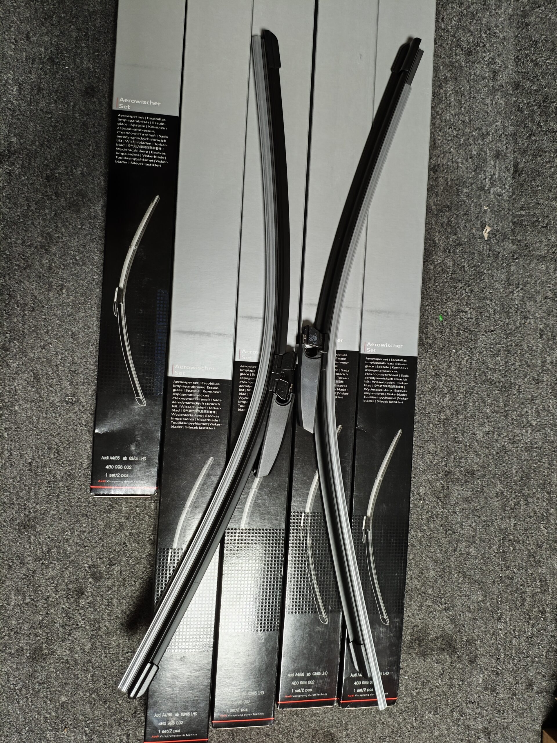 AUDI A4 A6 Wiper Blade  4B0998002 4B1955425C 4B1955425A 4B7955425L 4B7955425G - Image 1