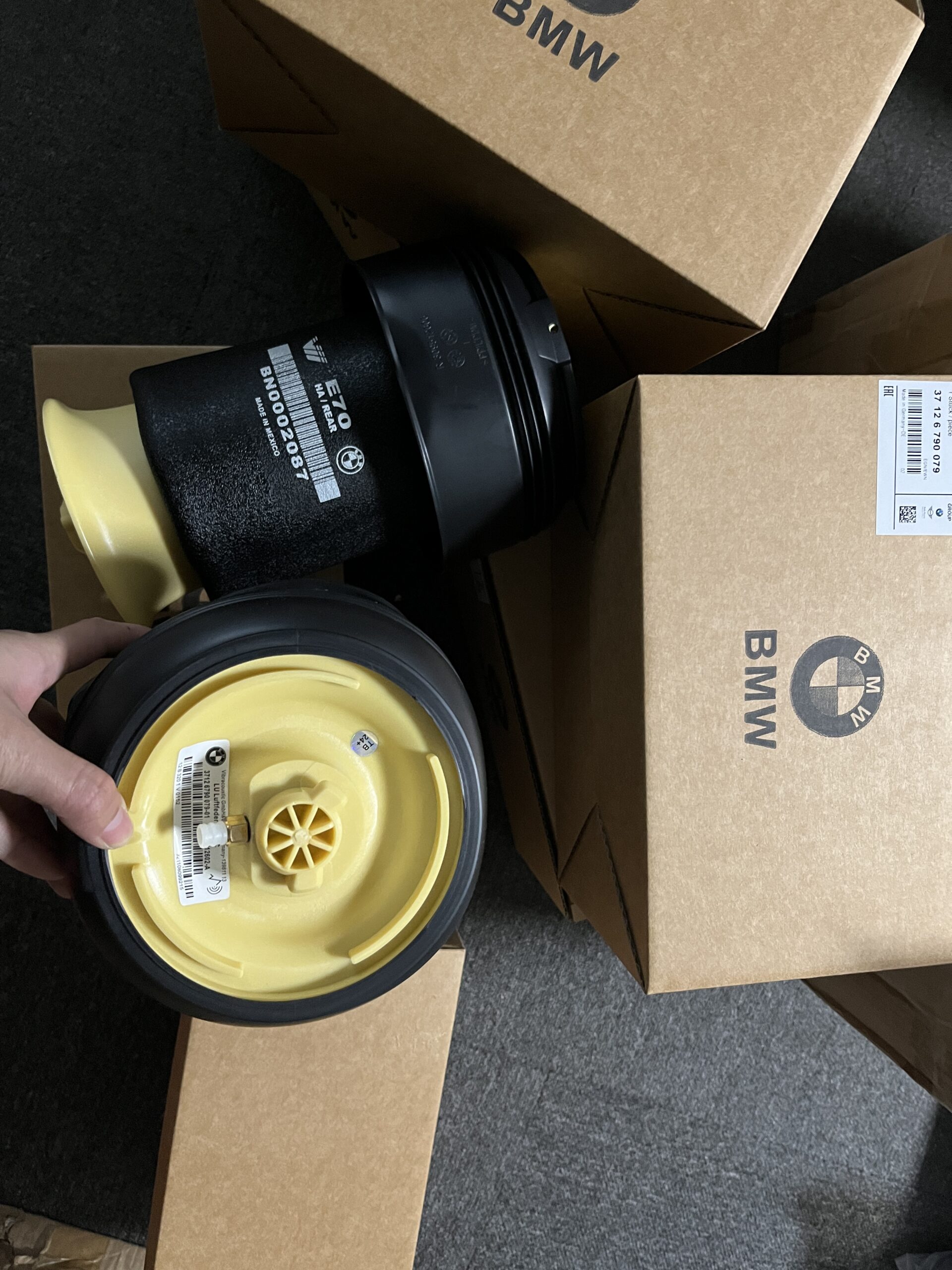 BMW E70 E71 Air Suspension Spring Bags  37126790079 - 图片 1