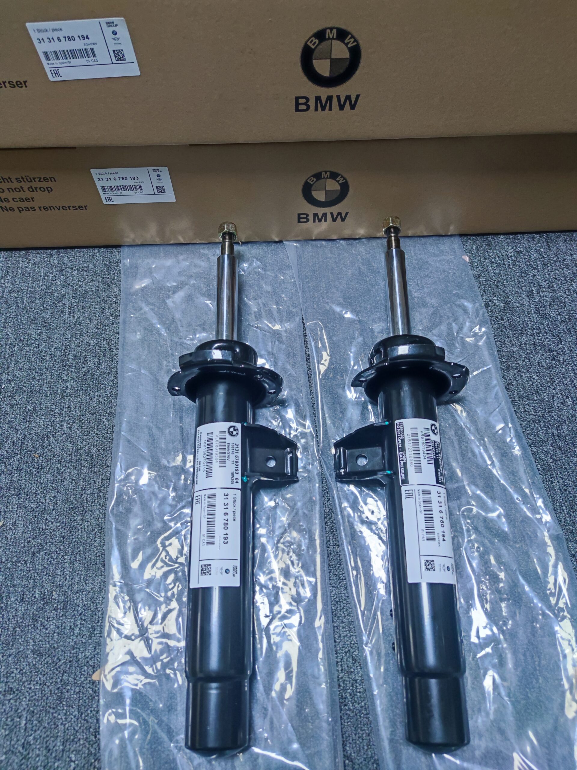 BMW E90 E92 Front Right &Front Left Shock Struts   31316780193 31316780194 - 图片 2
