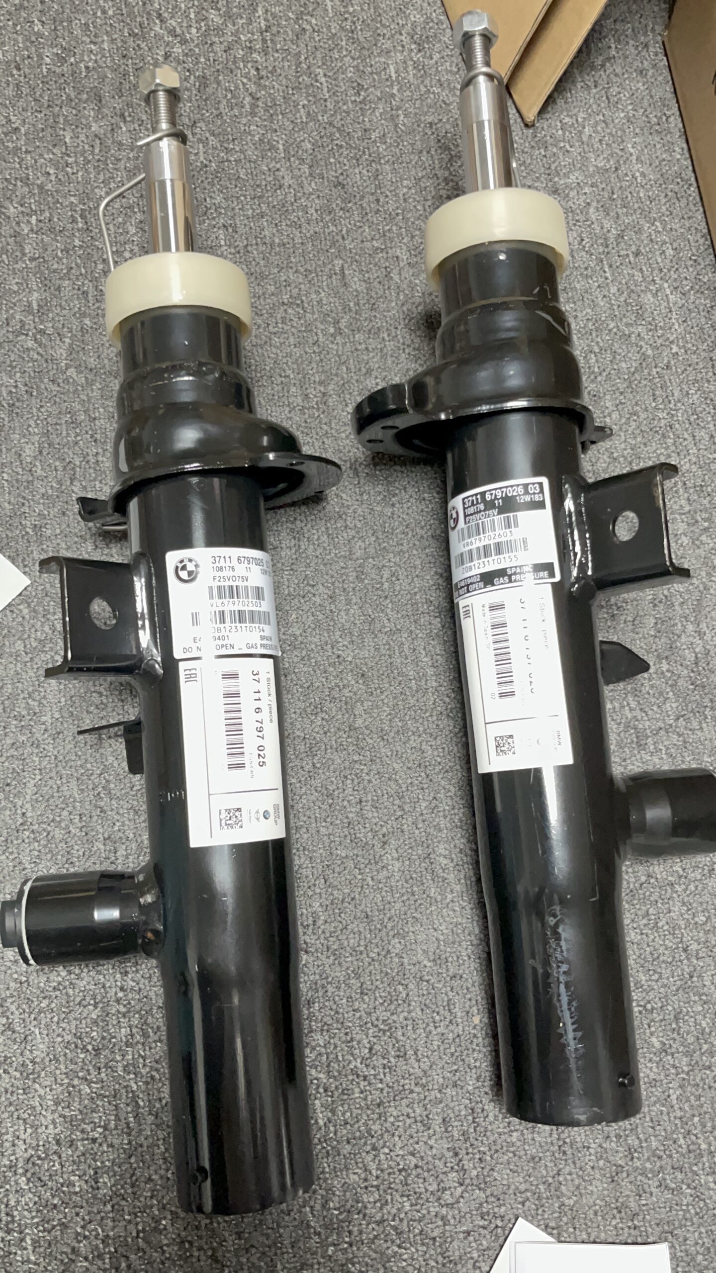 BMW F25 F26  Front Left &Front Right Suspension Shock Absorber EDC  37116797025 37116797026 - 画像 (1)