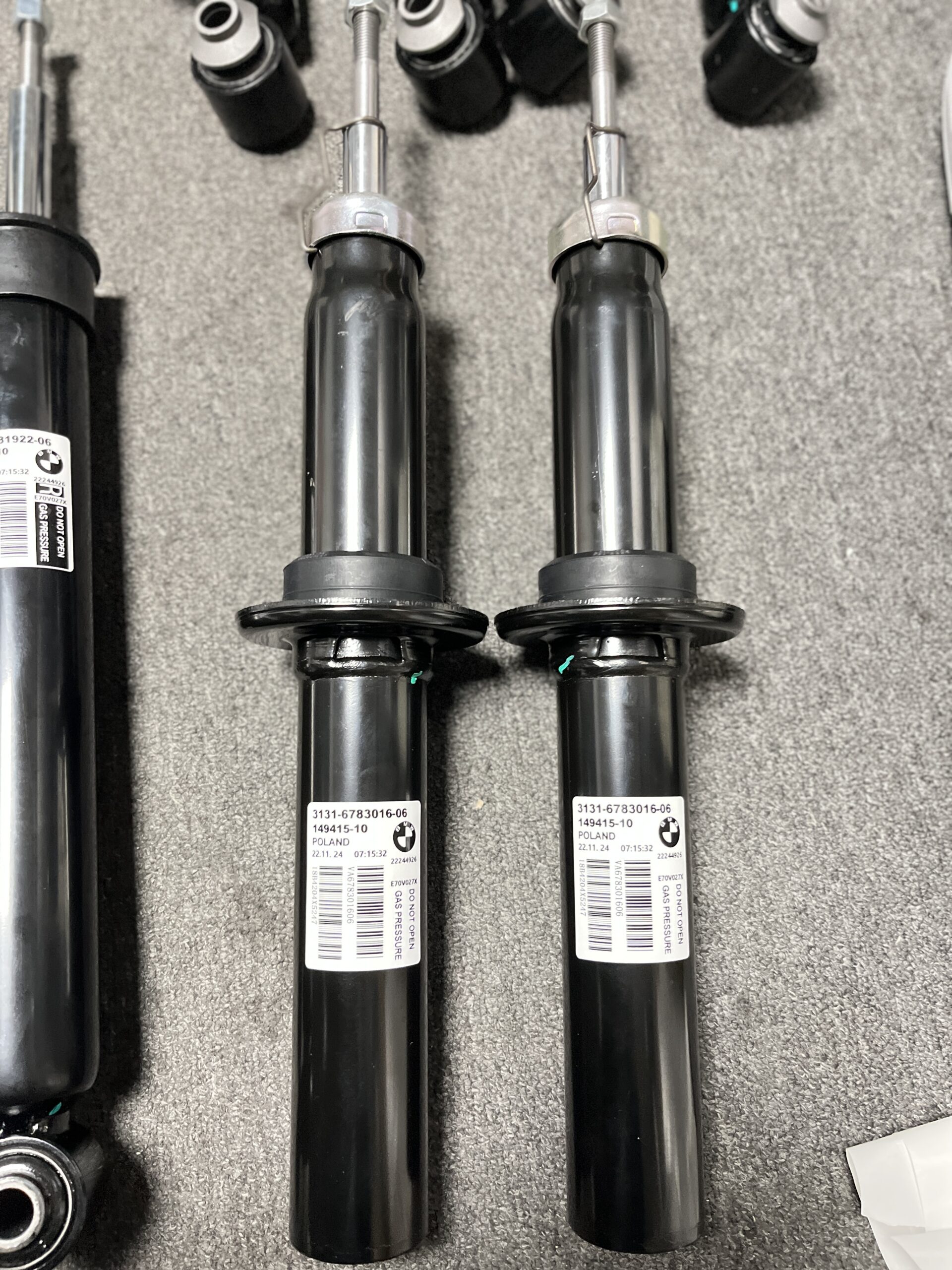 BMW  E70  E71 Front Suspension Strut 31316783016  31316781919 3131678302 31326781917 31316781920 31316788780 31326781918 31316792929 - 图片 1