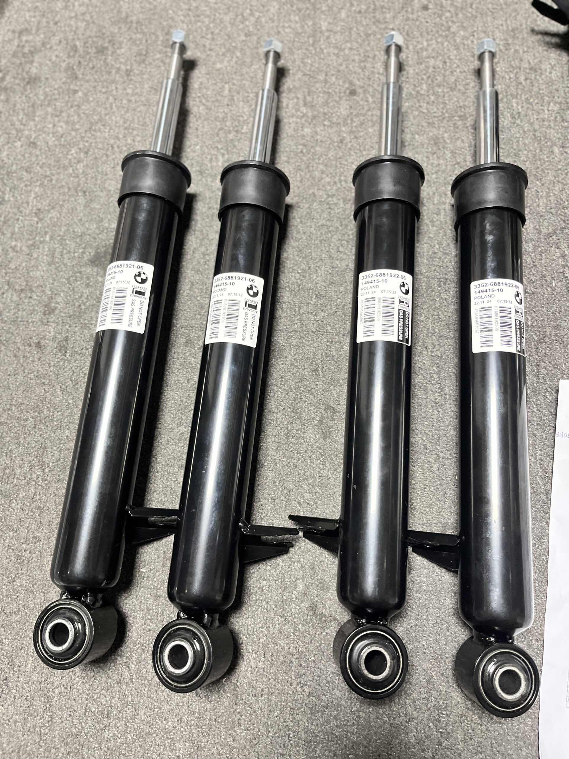 BMW  E70 E71 X5 X6 Right Rear&Left Rear Suspension Strut Shock 33526781922  33526781921 33524048554  33524048553  33526780496 33526780490 33526780489    33526778677 33526778678 - 图片 2