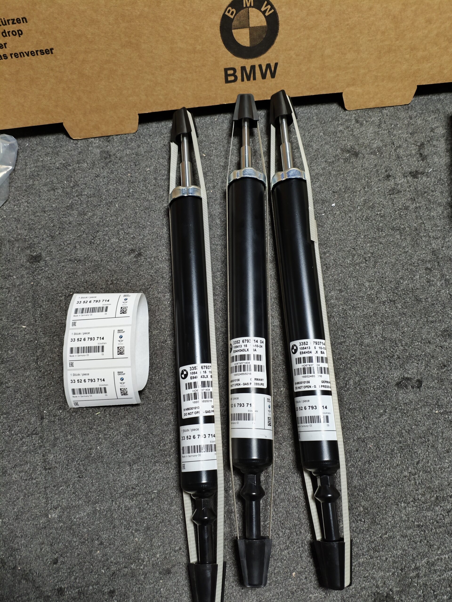BMW E84 Rear Shock Absorber  33526793714 33526788495 33526851341 33526788496 33526851342 33526855243 - 画像 (1)