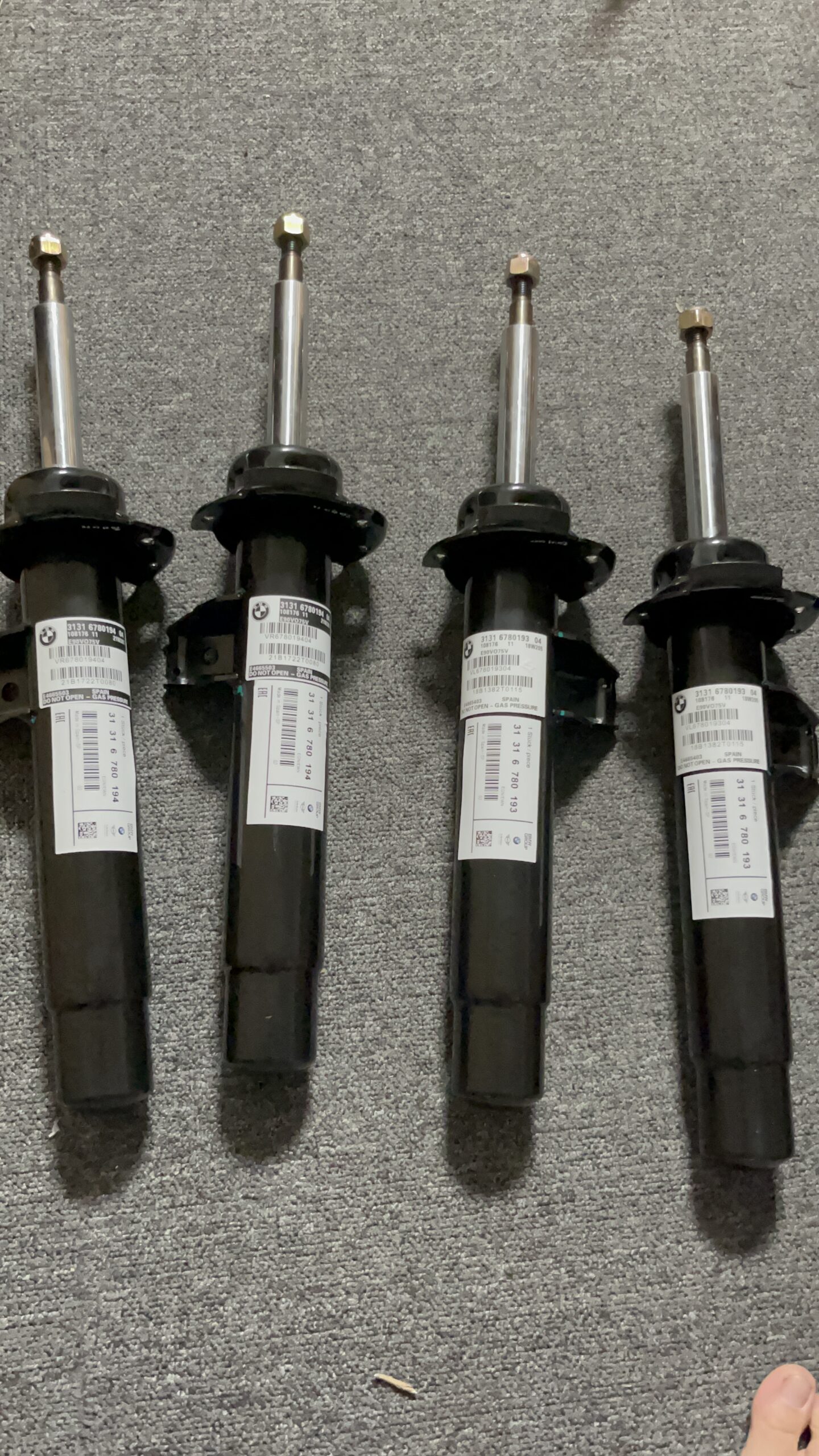 BMW E90 E92 Front Right &Front Left Shock Struts   31316780193 31316780194 - 图片 6