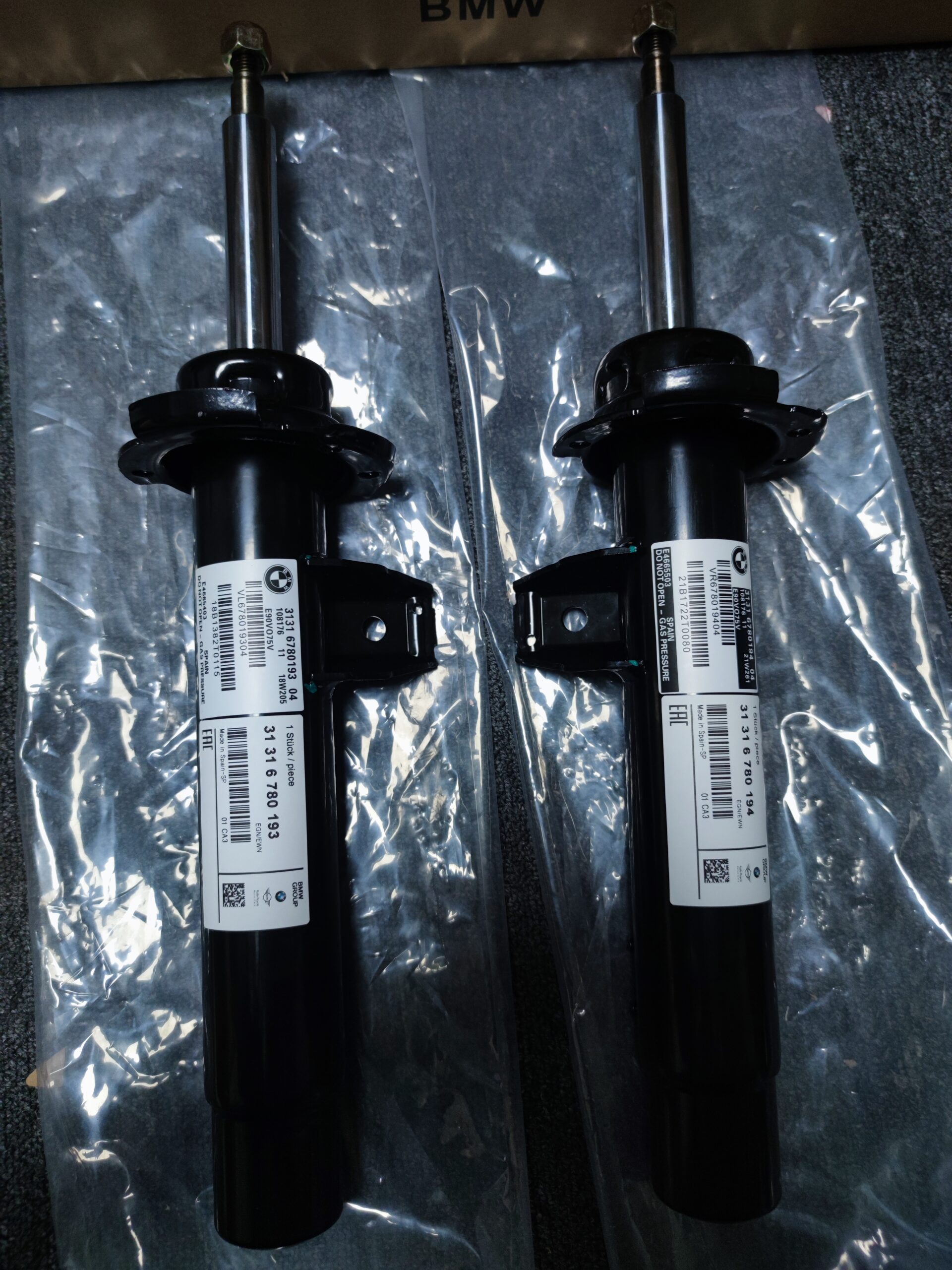BMW E90 E92 Front Right &Front Left Shock Struts   31316780193 31316780194 - 图片 3