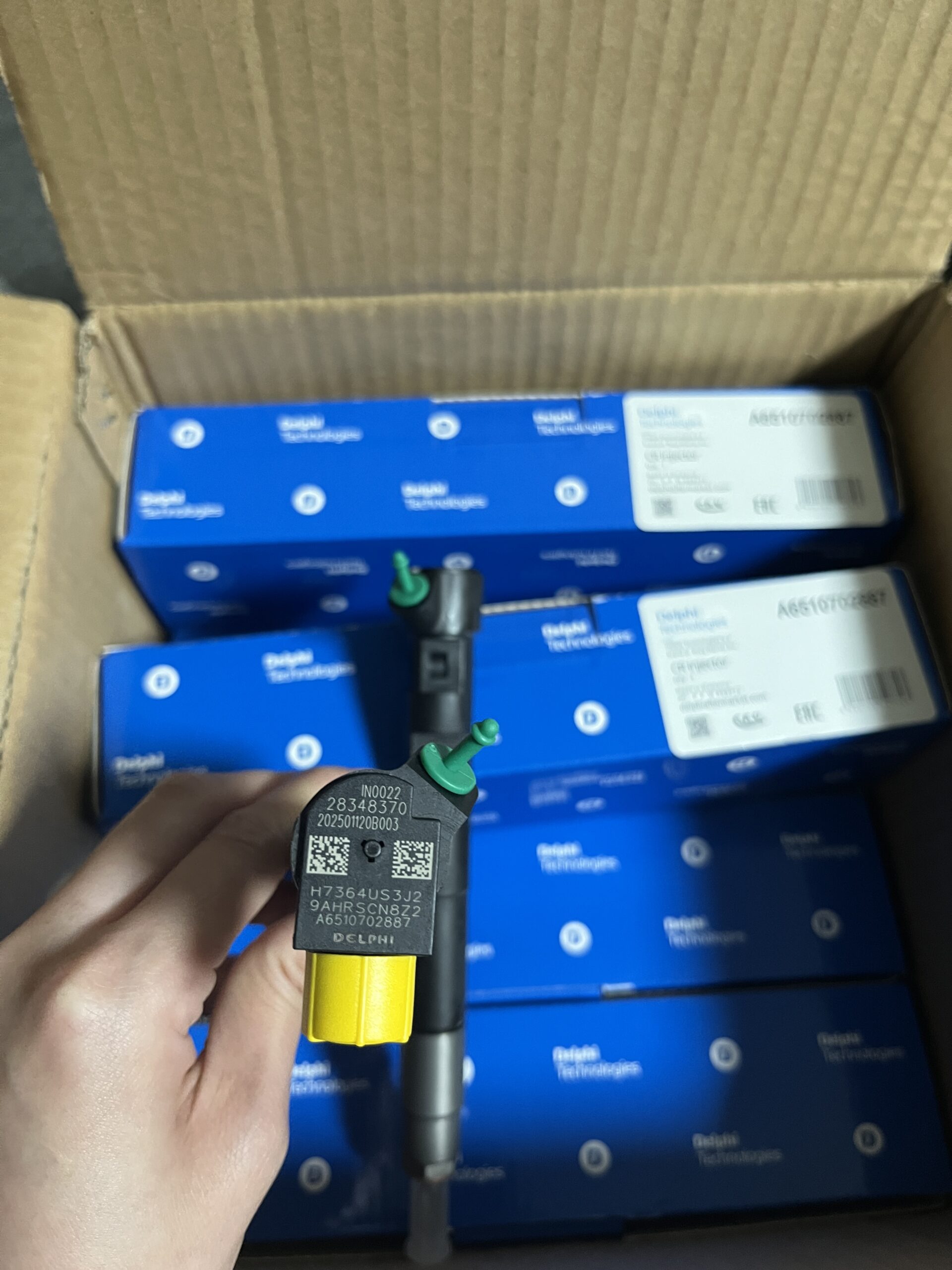 MERCEDES-BENZ S204 W204 C204 A207  R172 X204 W221  W166 Injection Valve   A6510703287  DELPHI 28308779  HRD352 - Image 1