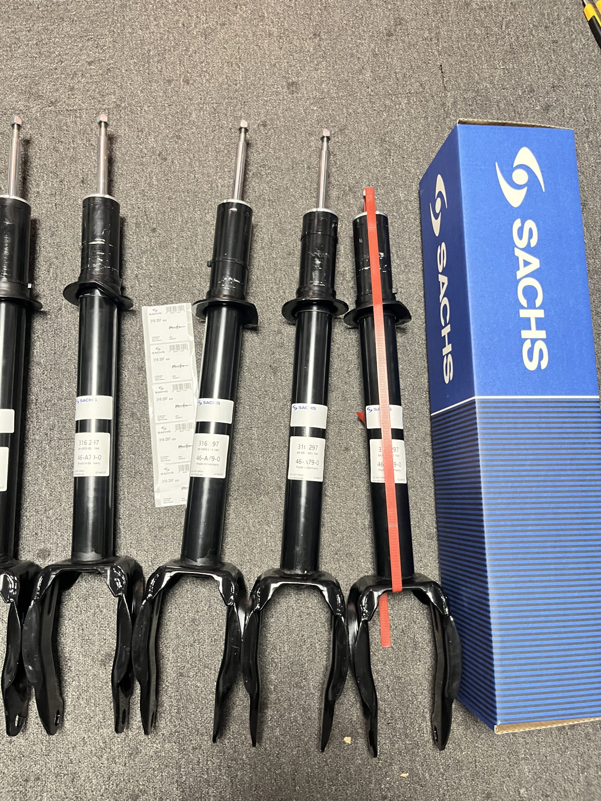 MERCEDES-BENZ  W166 W164 Shock Absorber F  A1663230200 A1663232400 A1663233200 A1663232900 SACHS 316297  844905001144 BILSTEIN 24-273664 24-293792 24-293808 - 图片 1