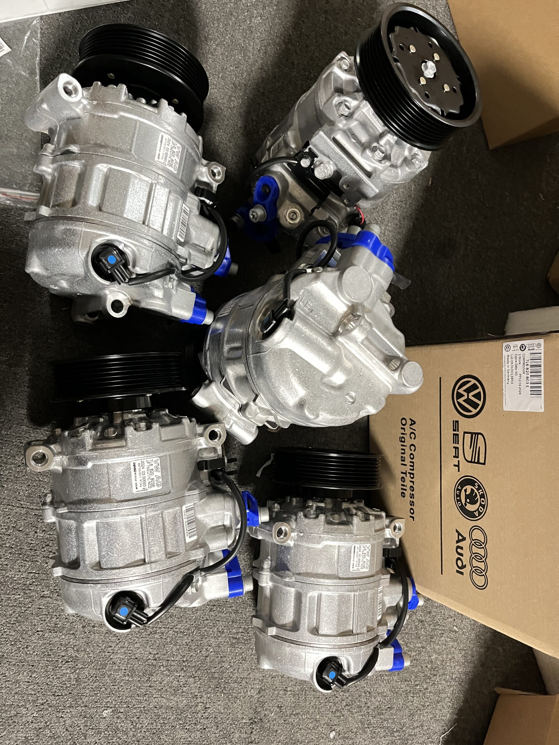 VW 7LA A/C Air Conditioning Compressor 7L6820803E  7L6820803A 7L6820803B 7L6820803H  7L6820803R - Image 1