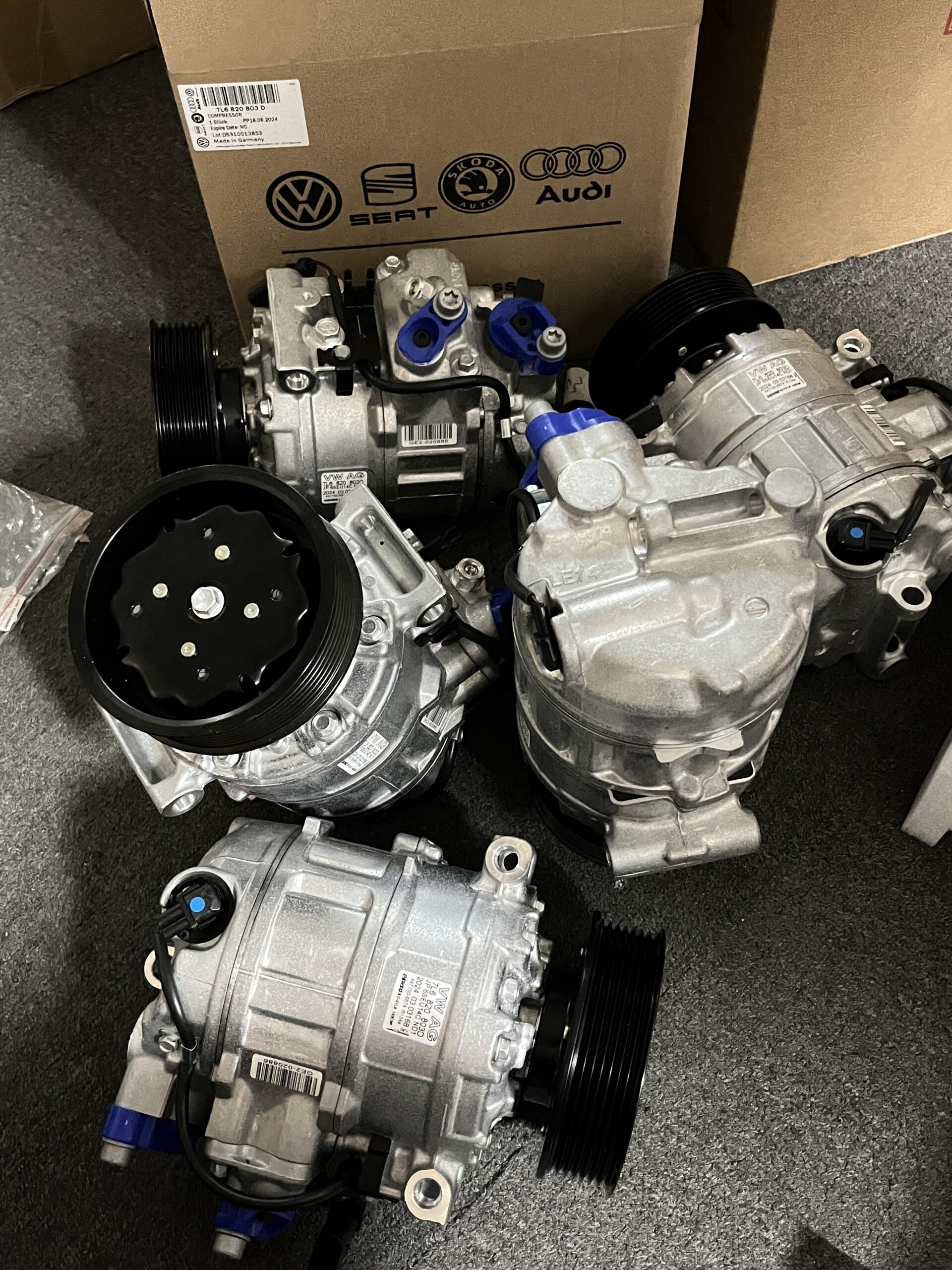 Audi Q7 AC Compressor 7L6820803D 7L6820803P 7L6820803G 7L6820803S 7L6820803L 7P0820803E Bentley 7L6820803D - Image 1