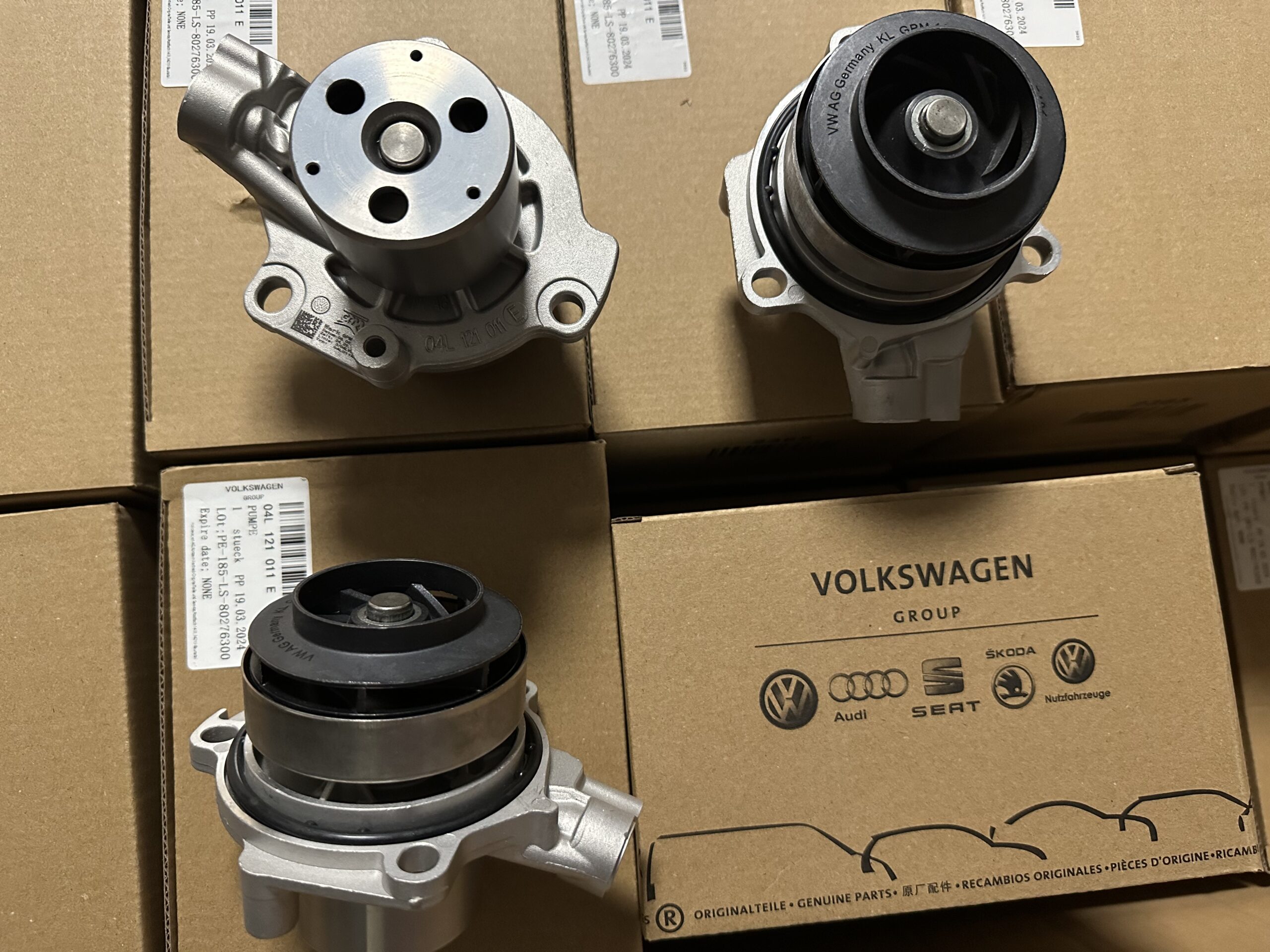 AUDI VW Water Pump A3 Golf Jetta Beetle Passat TDI  04L121011E 04L121011 04L121011L 04L121011P 04L907284 04L121011V 04L121011N - Image 1