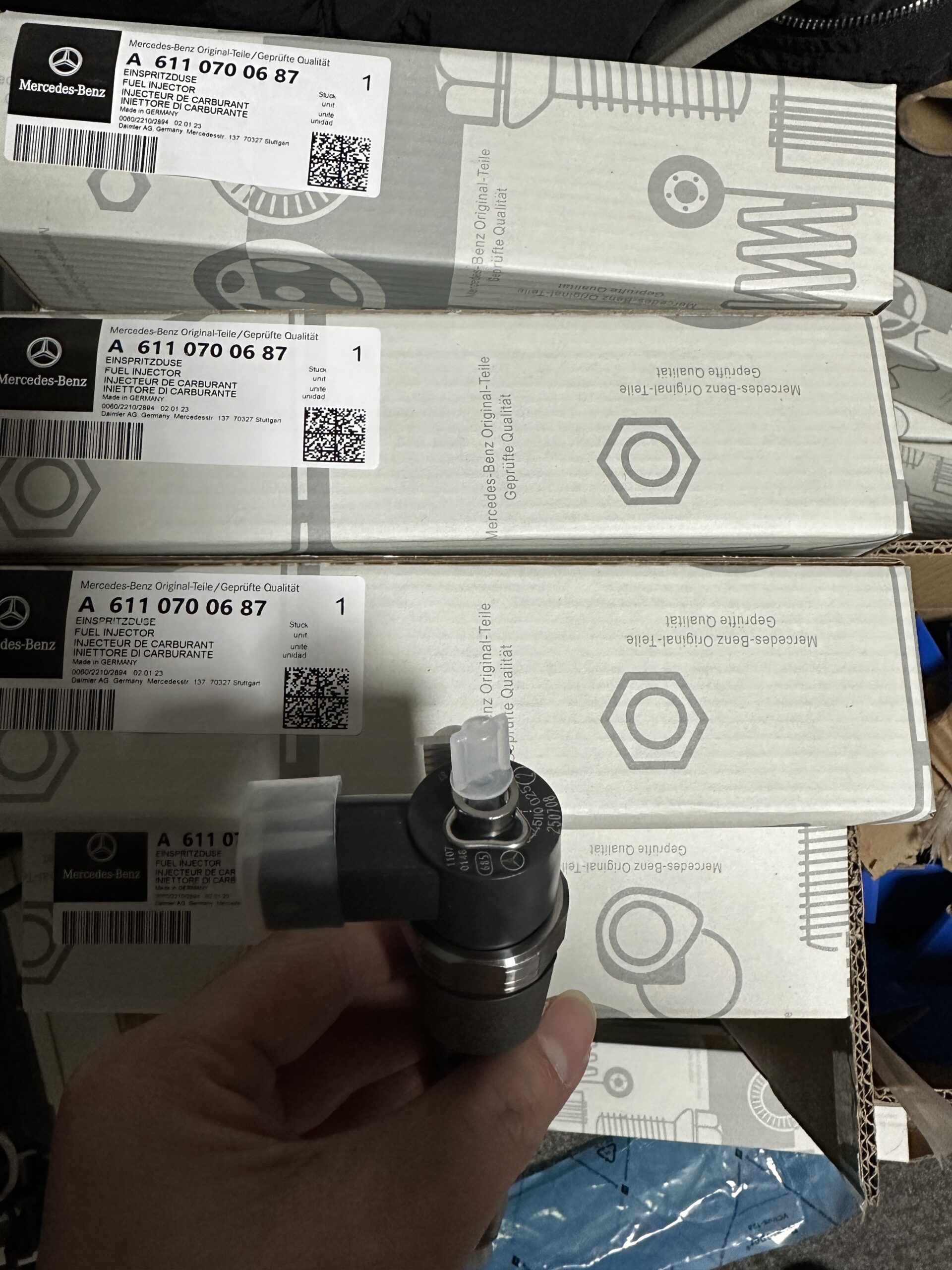 MERCEDES-BENZ W203 CL203 C209 Fuel Injector  6110700687   61107006870080 611070068780  A6110700687  A61107006870080  A611070068738 A611070068780 - Image 4