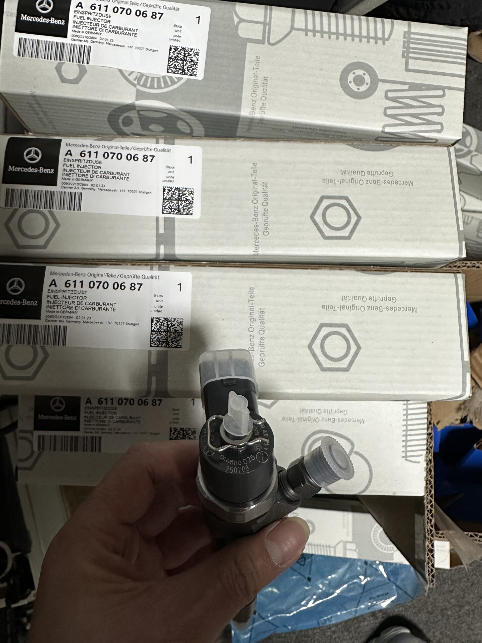 MERCEDES-BENZ W203 CL203 C209 Fuel Injector  6110700687   61107006870080 611070068780  A6110700687  A61107006870080  A611070068738 A611070068780 - Image 5