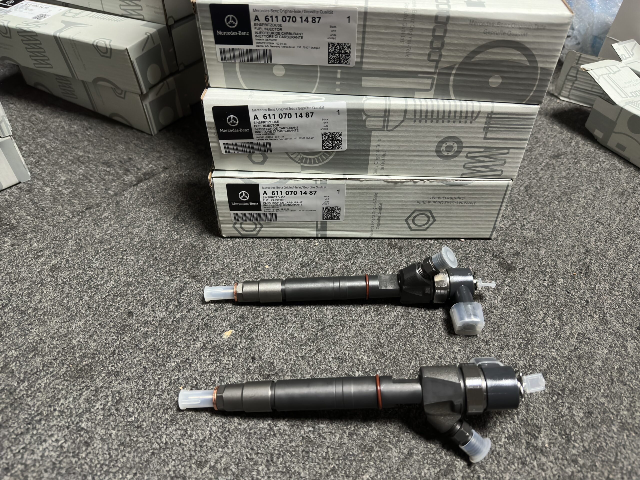 MERCEDES-BENZ box truck 901 902 Fuel Injector 6110701687  6110701487  611070168706  A6110701487 A6110701687  A611070168706 BOSCH 0445110108 - 画像 (3)