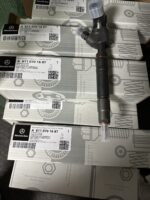 MERCEDES-BENZ box truck 901 902 Fuel Injector 6110701687  6110701487  611070168706  A6110701487 A6110701687  A611070168706 BOSCH 0445110108 - 画像 (2)