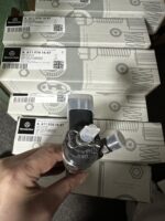 MERCEDES-BENZ box truck 901 902 Fuel Injector 6110701687  6110701487  611070168706  A6110701487 A6110701687  A611070168706 BOSCH 0445110108 - 画像 (5)