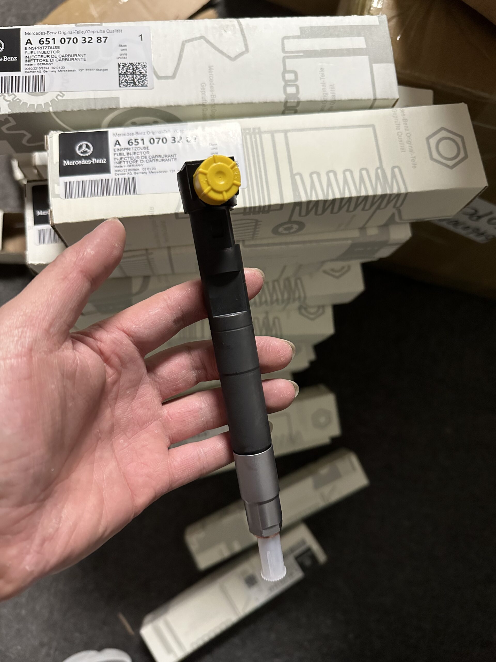 MERCEDES-BENZ W204 A207 W166 X204 Diesel Fuel Injector 6510703287 DELPHI  28308779 - Image 1
