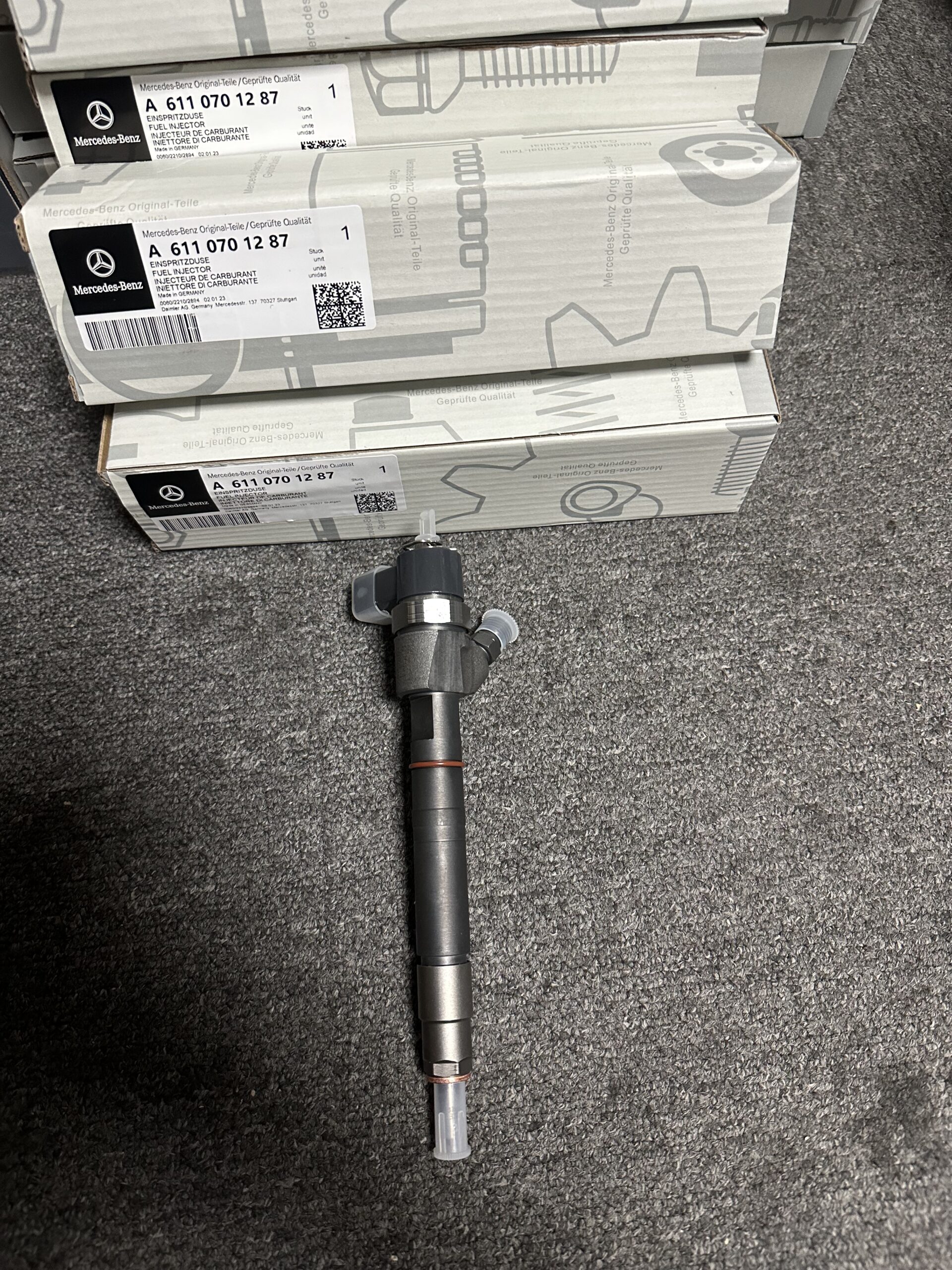 MERCEDES-BENZ Sprinter Vito V-Class Diesel Fuel Injector  6110700887 6110701287  A6110700887 A6110701287  BOSCH 0445110069 0445110105  0986435045 0445110106 - Image 2