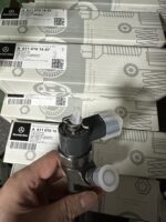 MERCEDES-BENZ box truck 901 902 Fuel Injector 6110701687  6110701487  611070168706  A6110701487 A6110701687  A611070168706 BOSCH 0445110108 - 画像 (7)