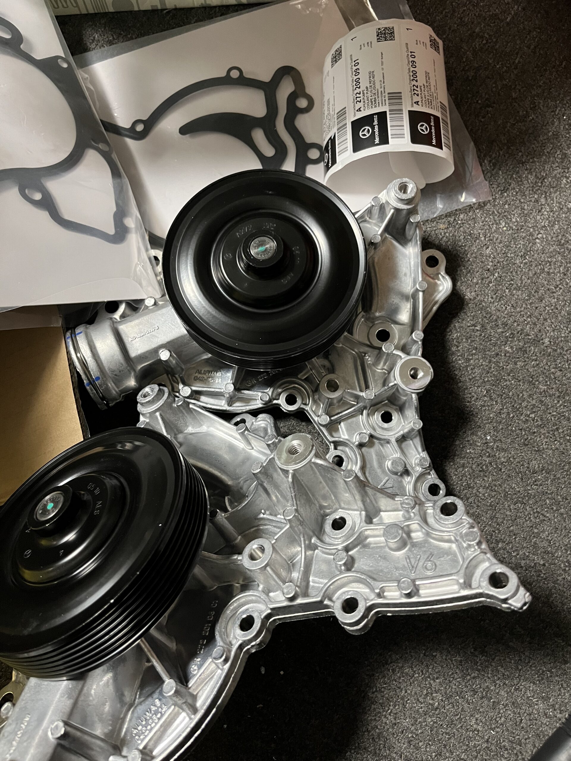 MERCEDES-BENZ W204 W203  Engine water pump 2722000901 272200090170 A272200090180 - 图片 1