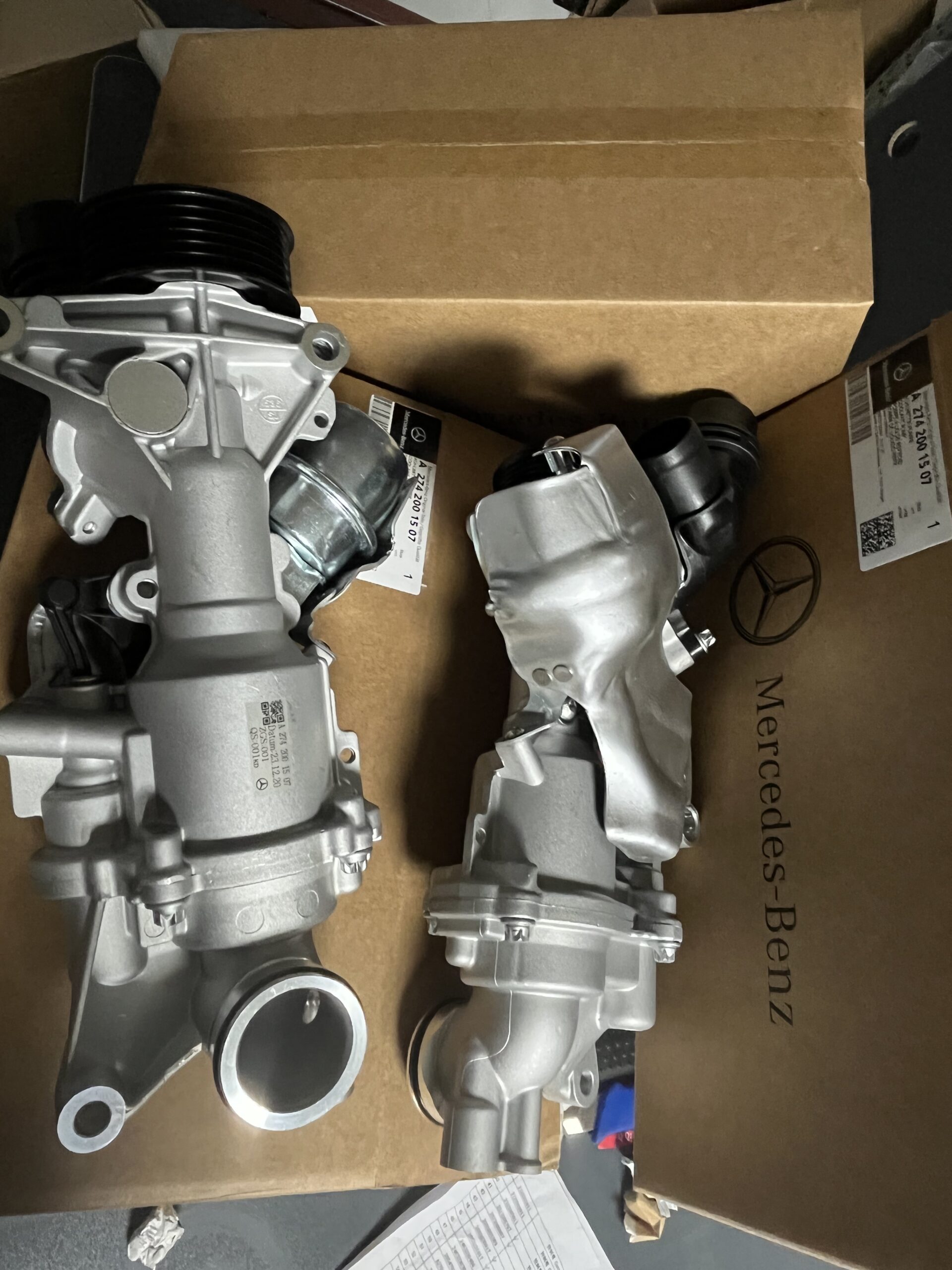 MERCEDES-BENZ  W205 A205 C205 Water Pump   2742000701 2742001507  A2742000701 - Image 2