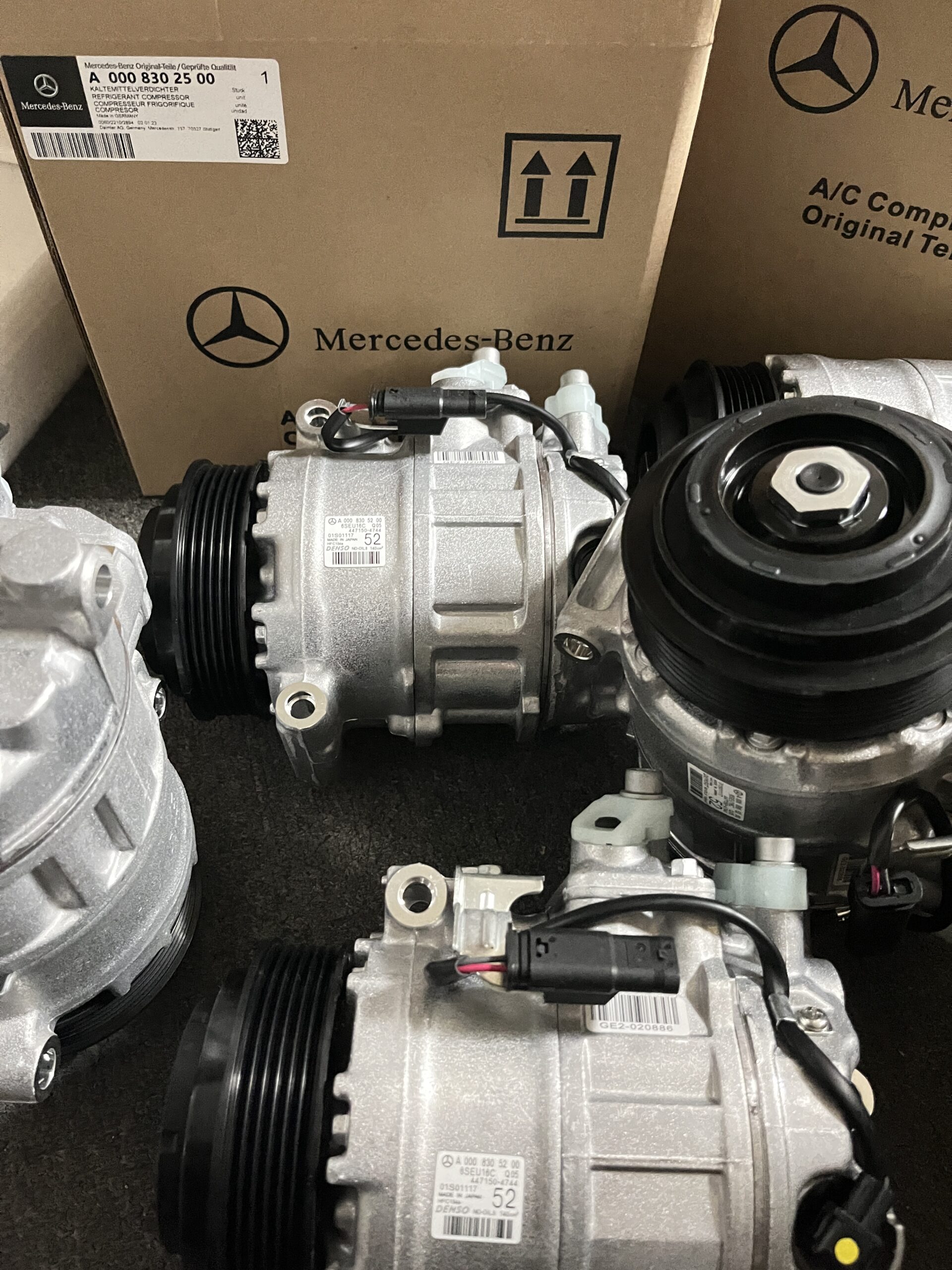 MERCEDES-BENZ  C250 C300 C350 C63 AMG CL600 A/C Compressor 0008302500  0008305200 0022303111 - Image 1