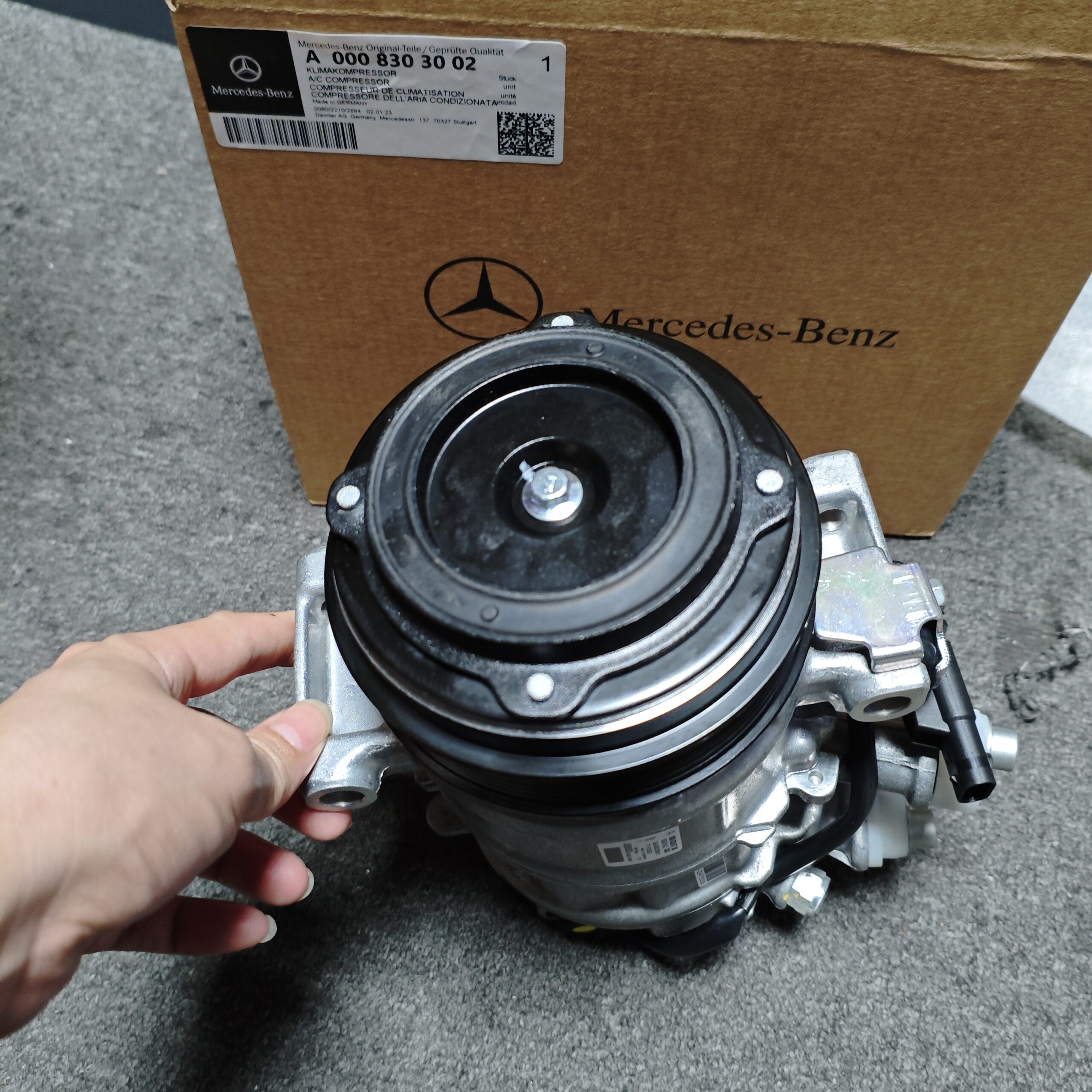 MERCEDES-BENZ  C300 C43 AMG E300 E350 GLC300 A/C Compressor 0008303002 0032306911  0008304002 0008304400 0008305301  0008303902  0008303801 0008304002 - Image 2