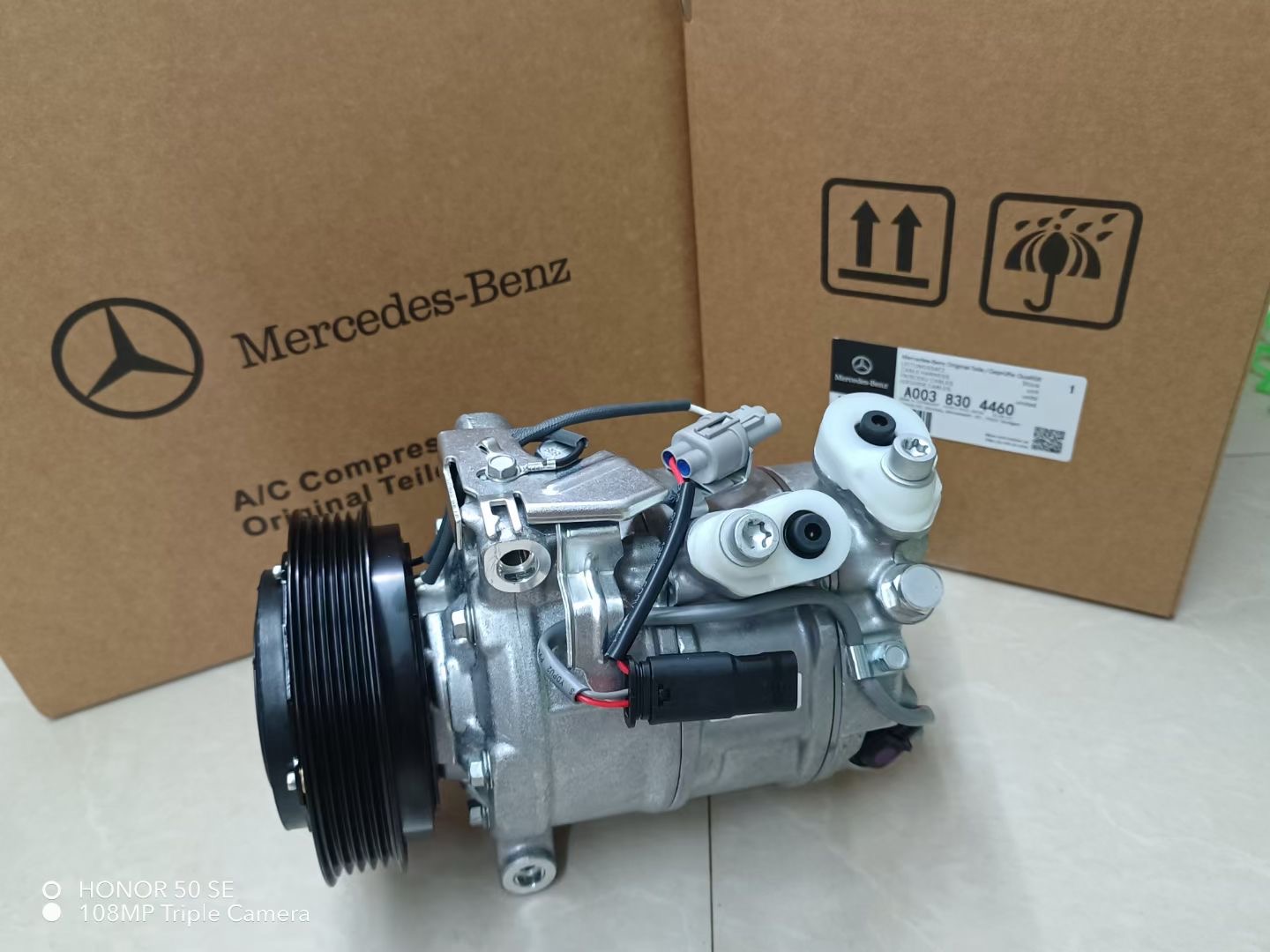 MERCEDES-BENZ  W176 AC Compressor 0038304460  0008303502 - 画像 (1)