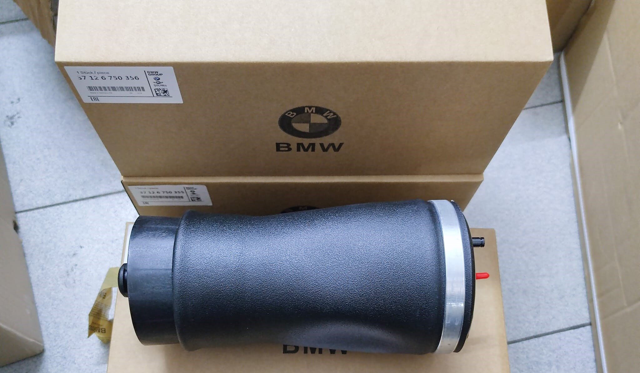 BMW E53 Rear Left&Rear Right Air Suspension Spring Bag Air Shock 37126750356 37126750355 - 图片 1