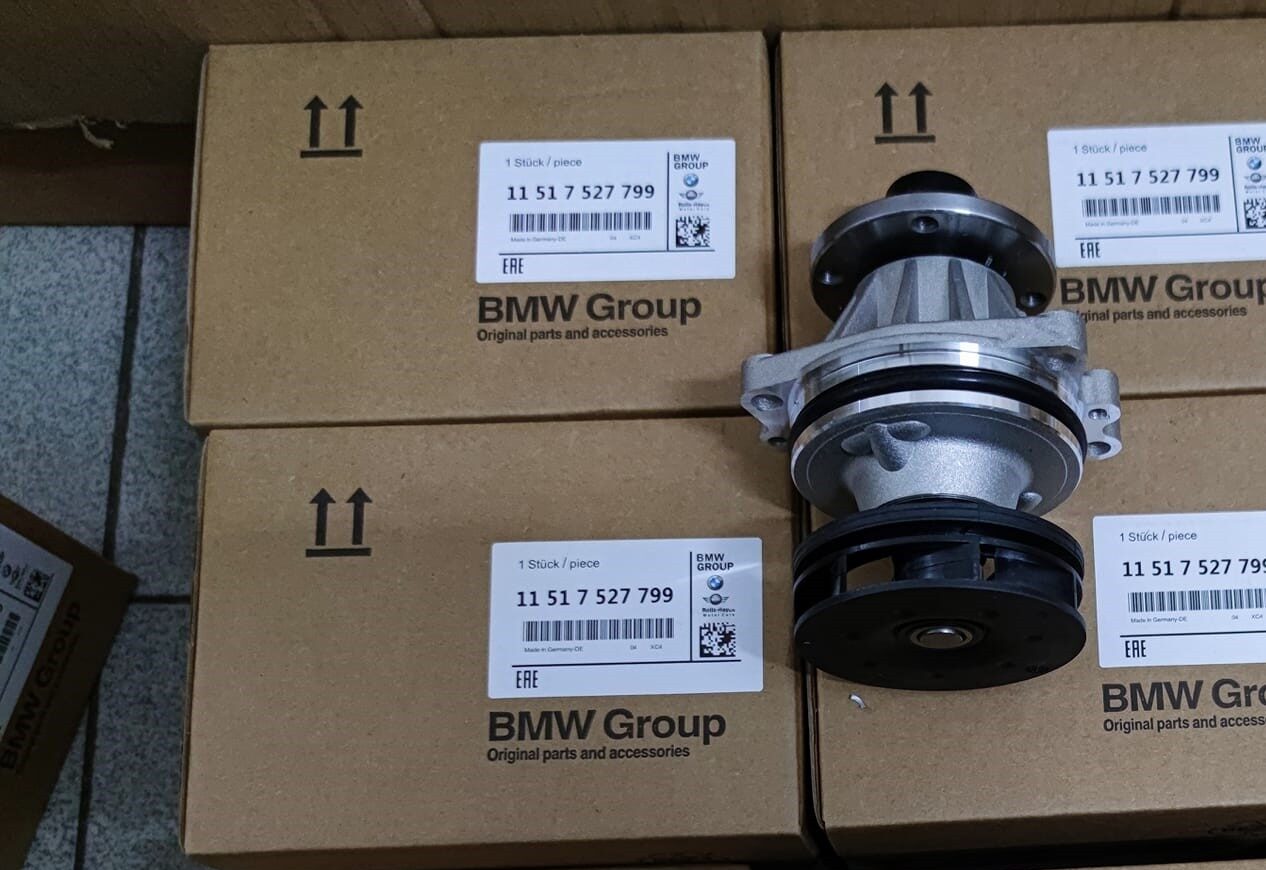 BMW E60 E46 E83 Engine Water Pump  11517527799 11511433712 11511433828 11511722536  11511730414 1151174024 111511744243  11517503884  11517504040 11517509985  11517527910 LAND ROVER1433828 7503884 - Image 2