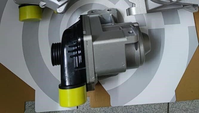 BMW X3 X4 Engine Cooling Electronic Water Pump  11517632424 - 图片 1