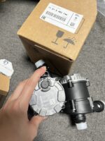 BMW G11 G12 G30 Auxiliary Water Pump  11518482744  11518637952 - 画像 (4)