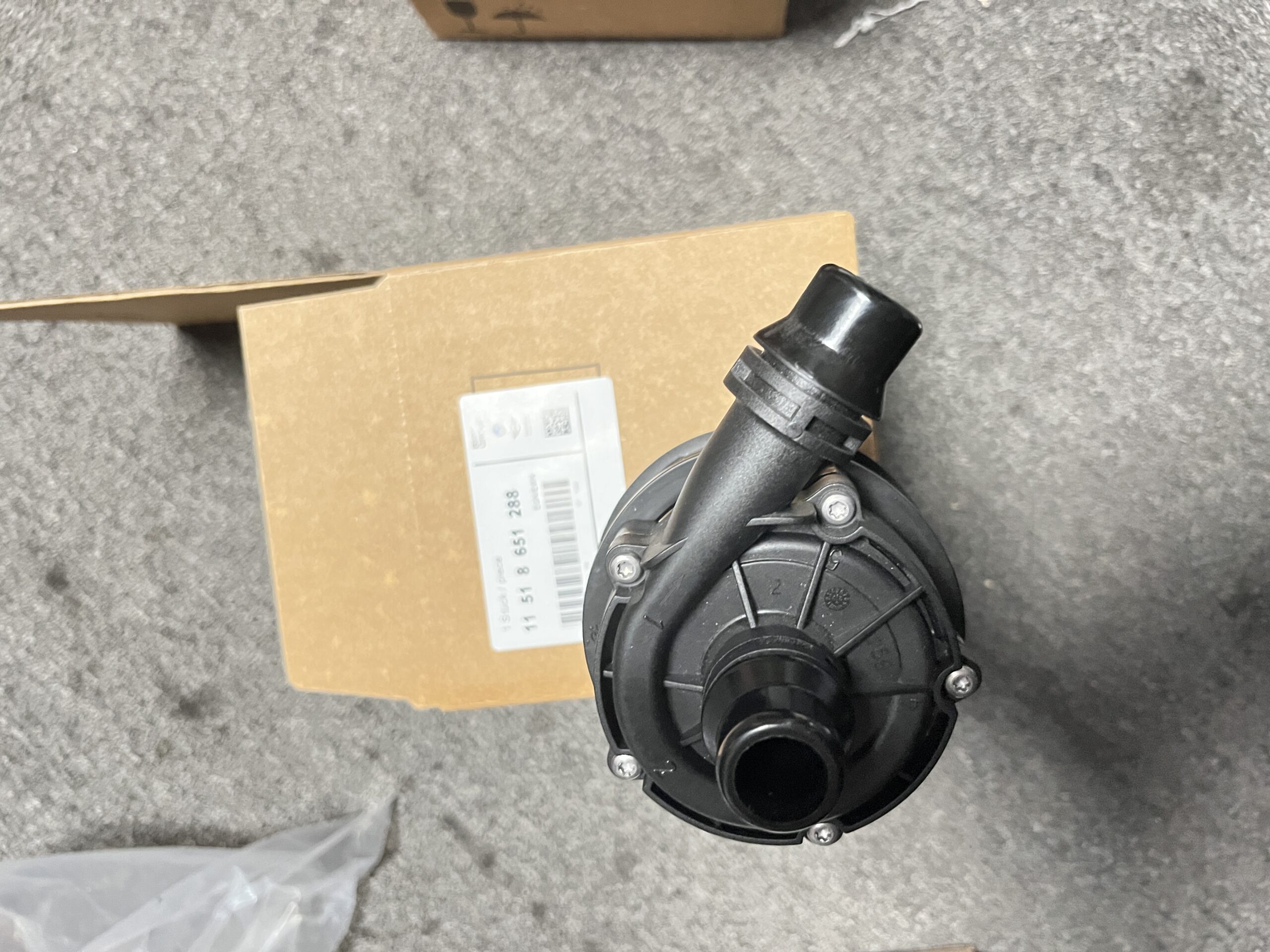 BMW G20 G05 G29 Auxiliary Pump 11518651288 - 图片 2