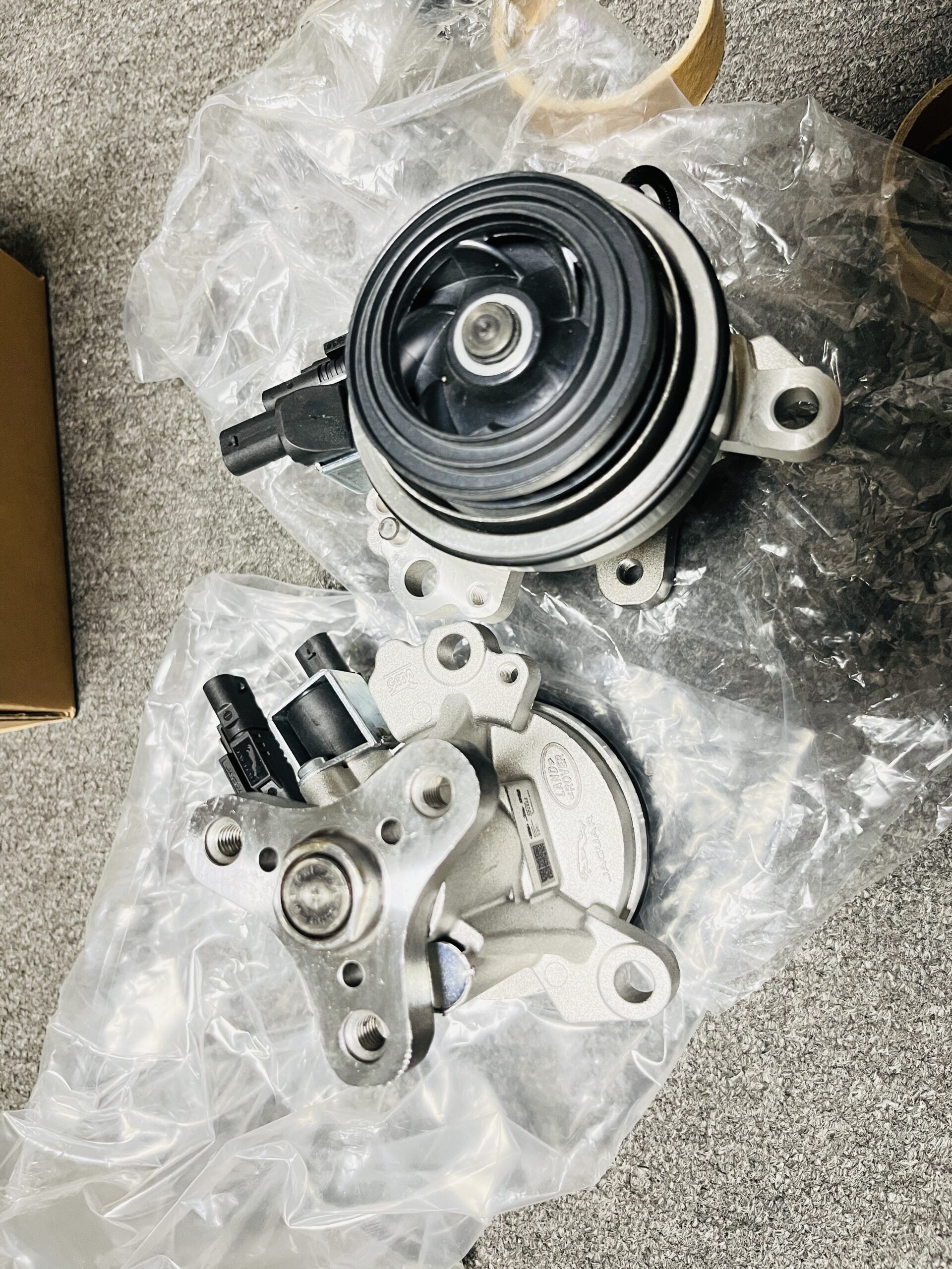 Land Rover Defender 110 Defender 90 Discovery Range Rover Range Rover Sport Velar Water Pump LR121418=T4A41037 - Image 1