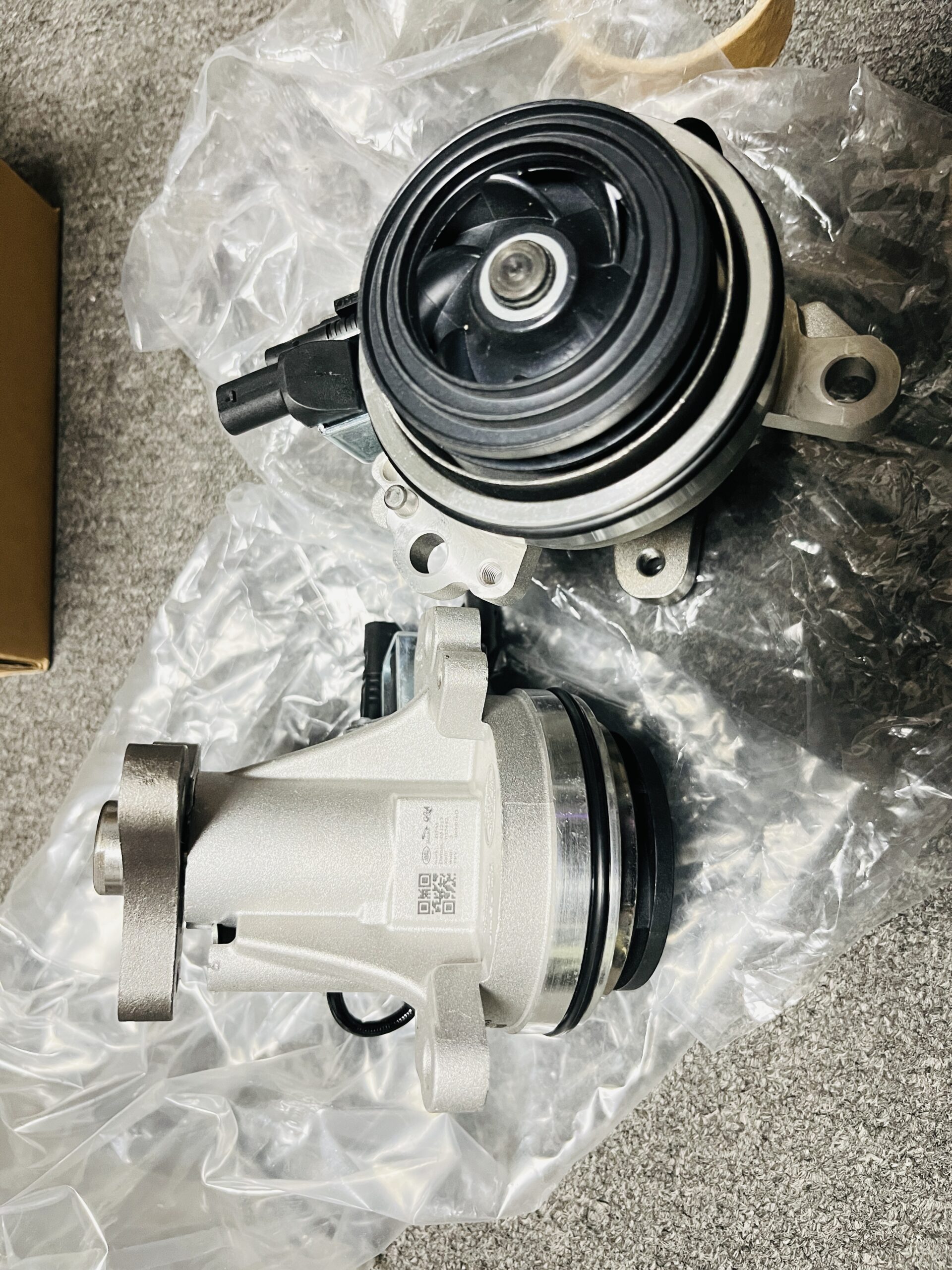 Land Rover Defender 110 Defender 90 Discovery Range Rover Range Rover Sport Velar Water Pump LR121418=T4A41037 - Image 2