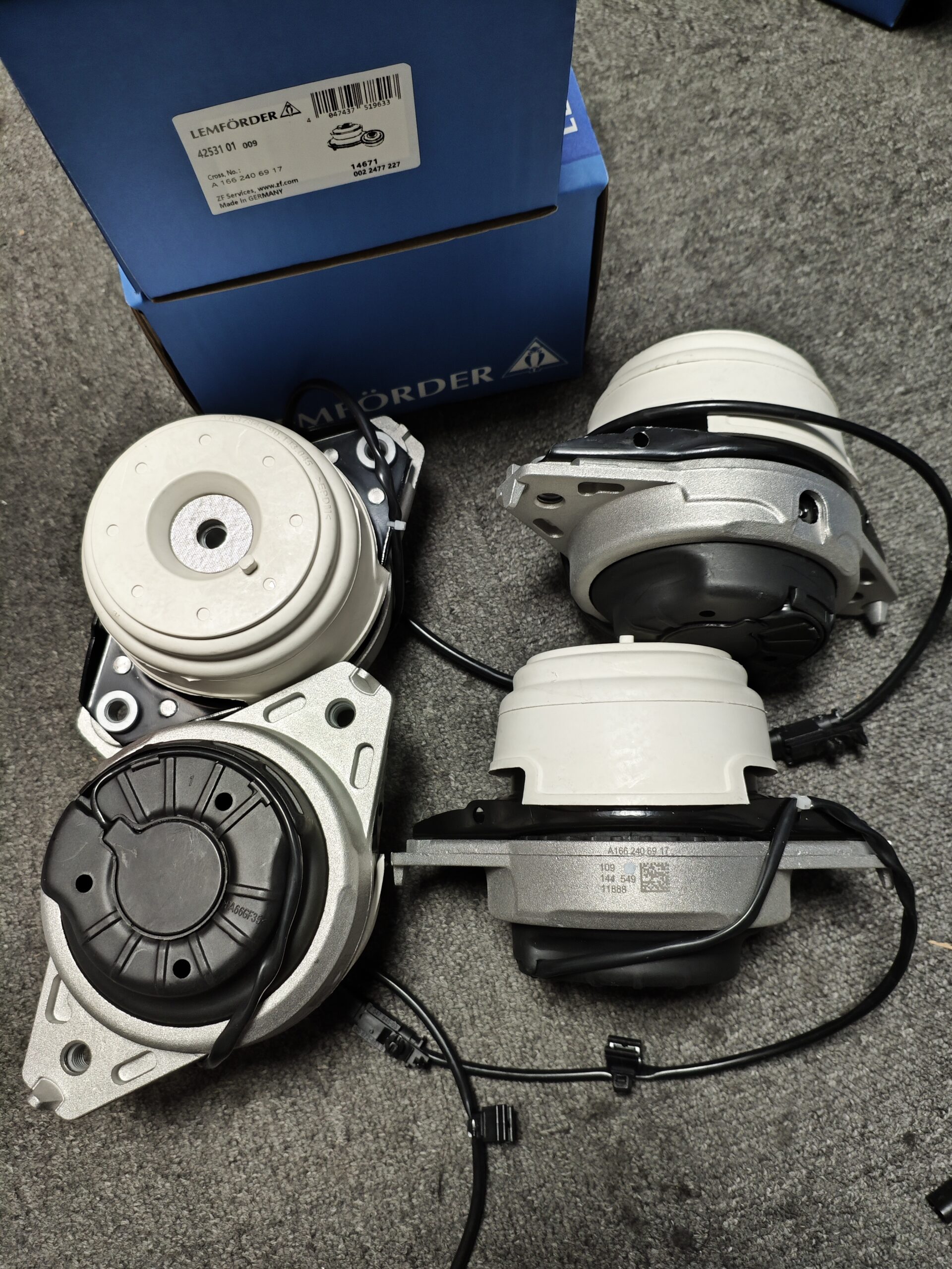 Mercedes-Benz   W166   X166   Engine Mount   1662406917   1662404517   1662405517   1662406517   Right - 图片 3