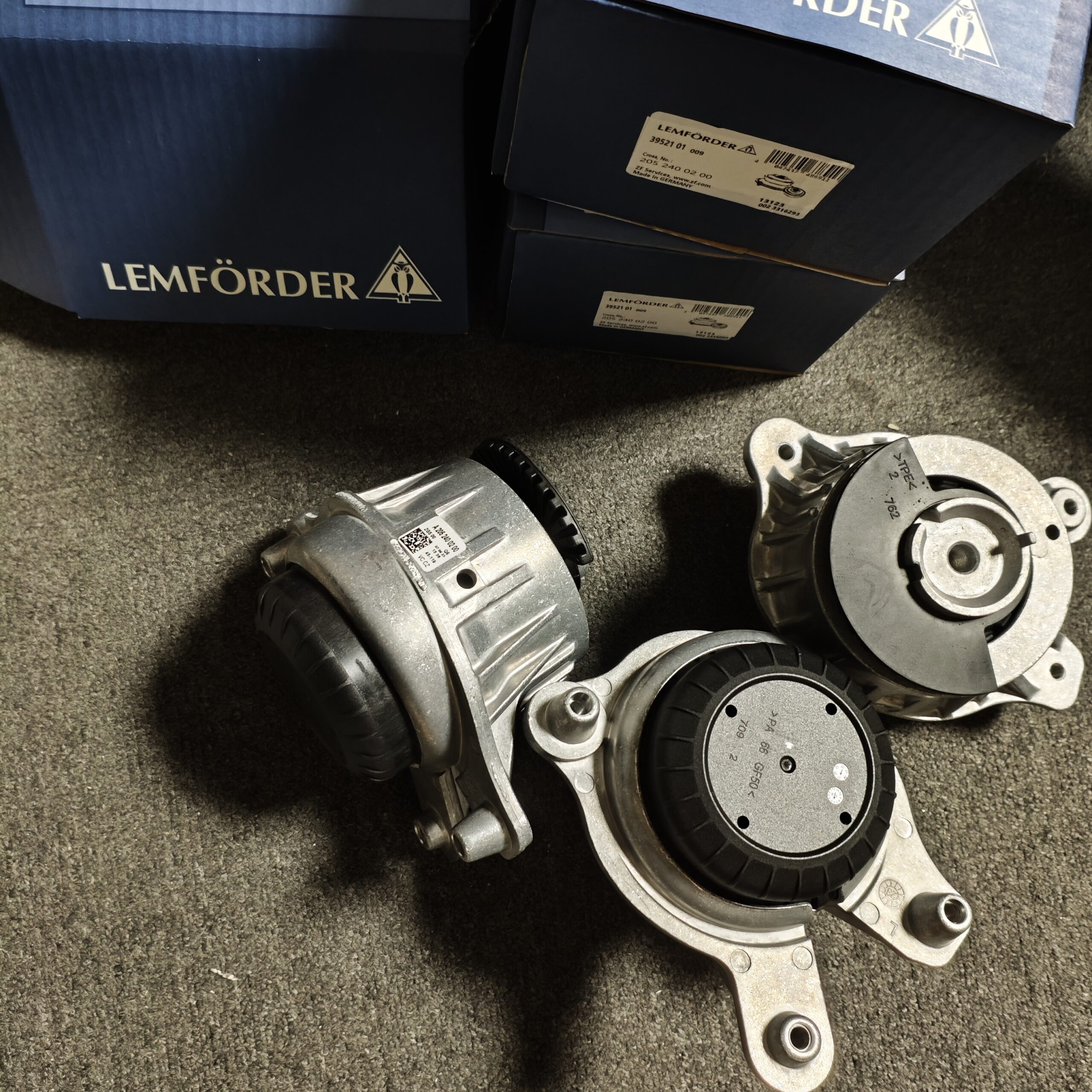 Mercedes-Benz   W205   C238   Engine Mount   2052400300   2052406317   Right   2052400200   2052406217   Left - 图片 3