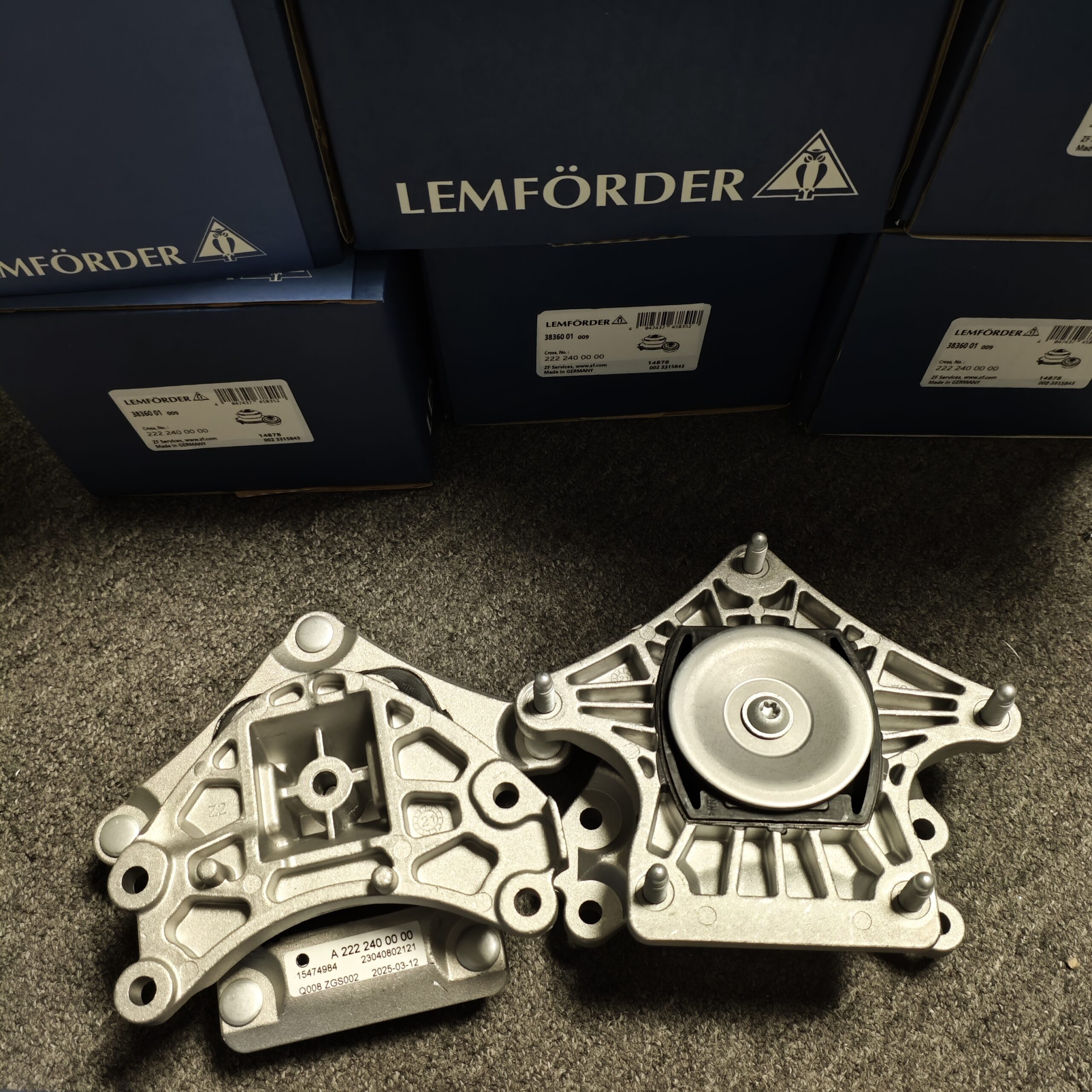 Mercedes-Benz  W205  S205   Transmission Mount   2052404200   2222400000 - Image 5