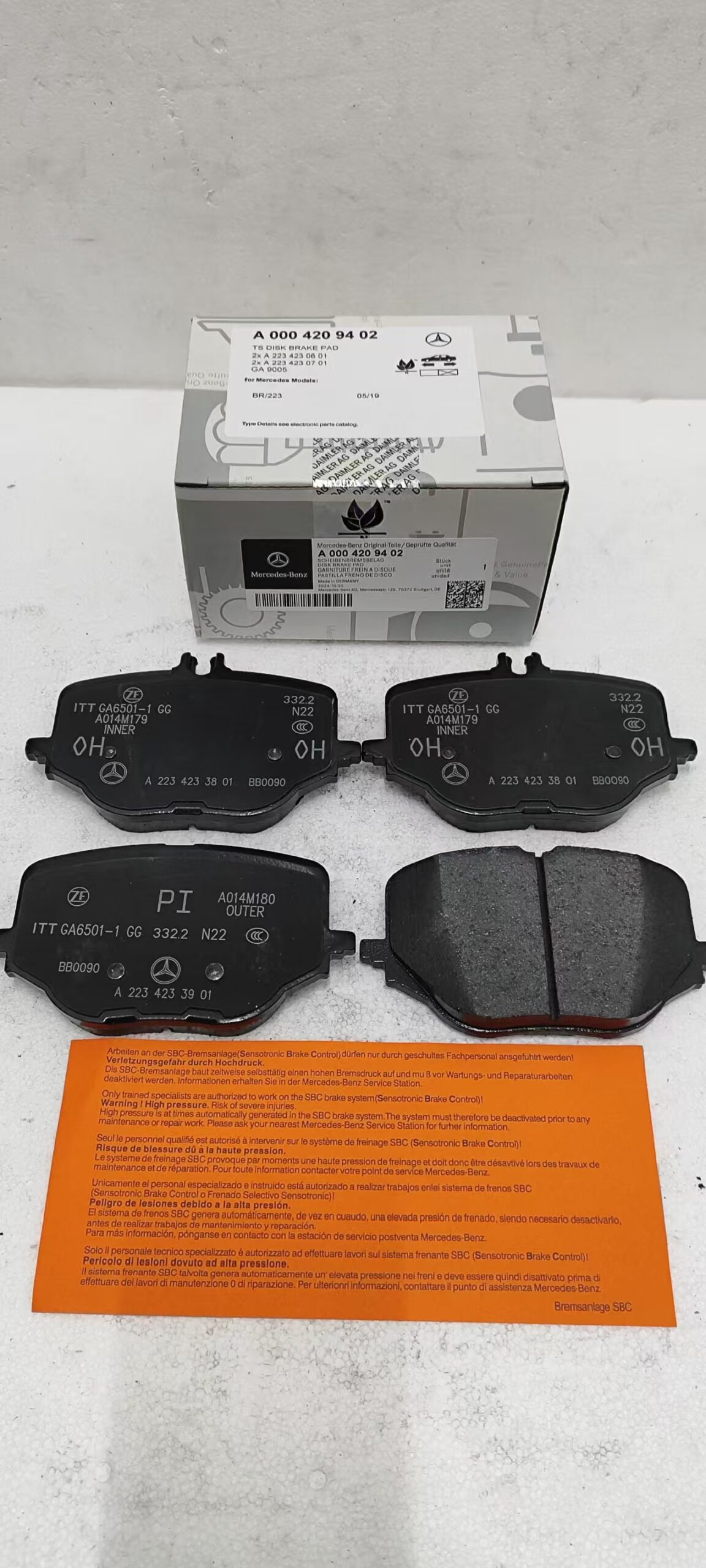 Mercedes-Benz  Front Brake Pad Set W223  0004209402  0004209602 0004209605  A0004209402 A0004209602 A0004209605 - 图片 1