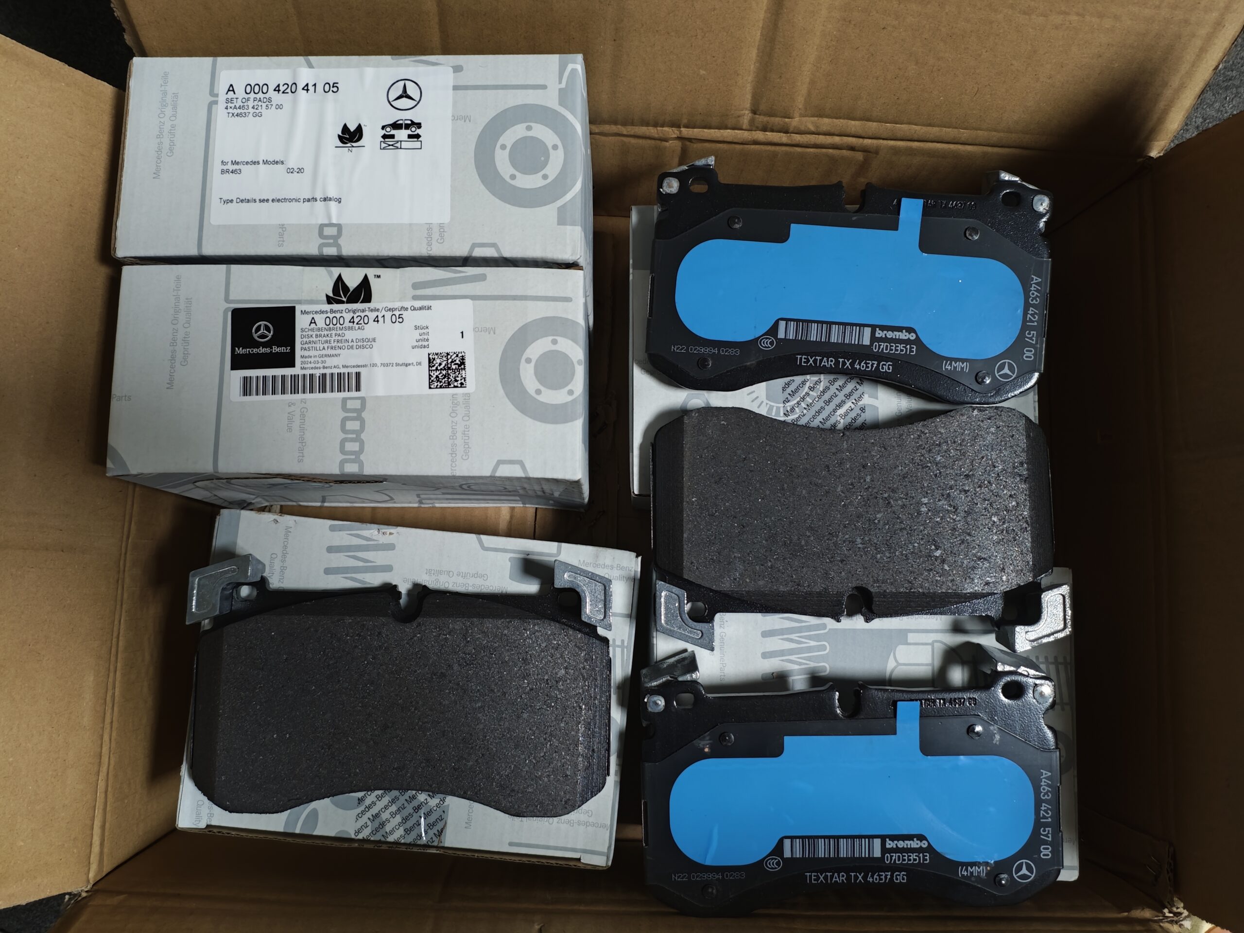 MERCED BEZN Brake Pad Set   W463 V167 X167  0004204105 0004205002  A0004204105 A0004205002 - Image 1