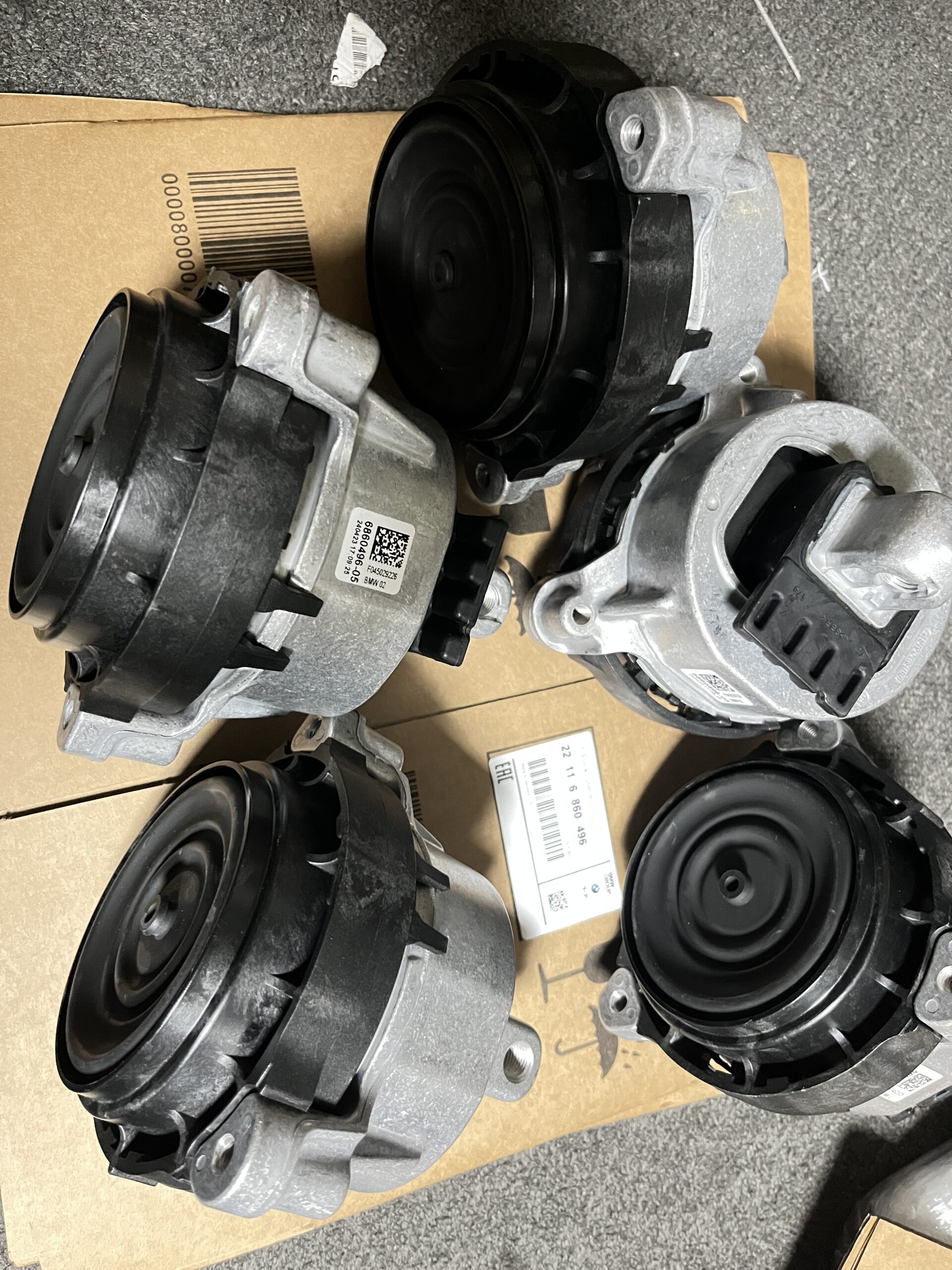 BMW   X3  G01  X4  G02   Engine Mount    22116860496   Right - Image 1